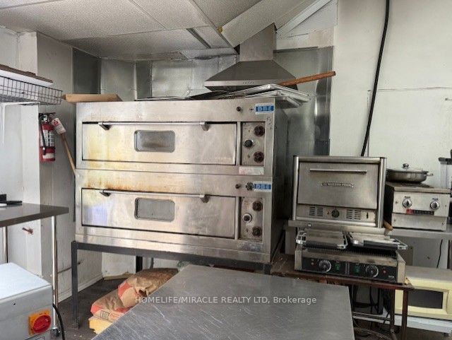 1530 & 1532 Warden Avenue Property Photo 1