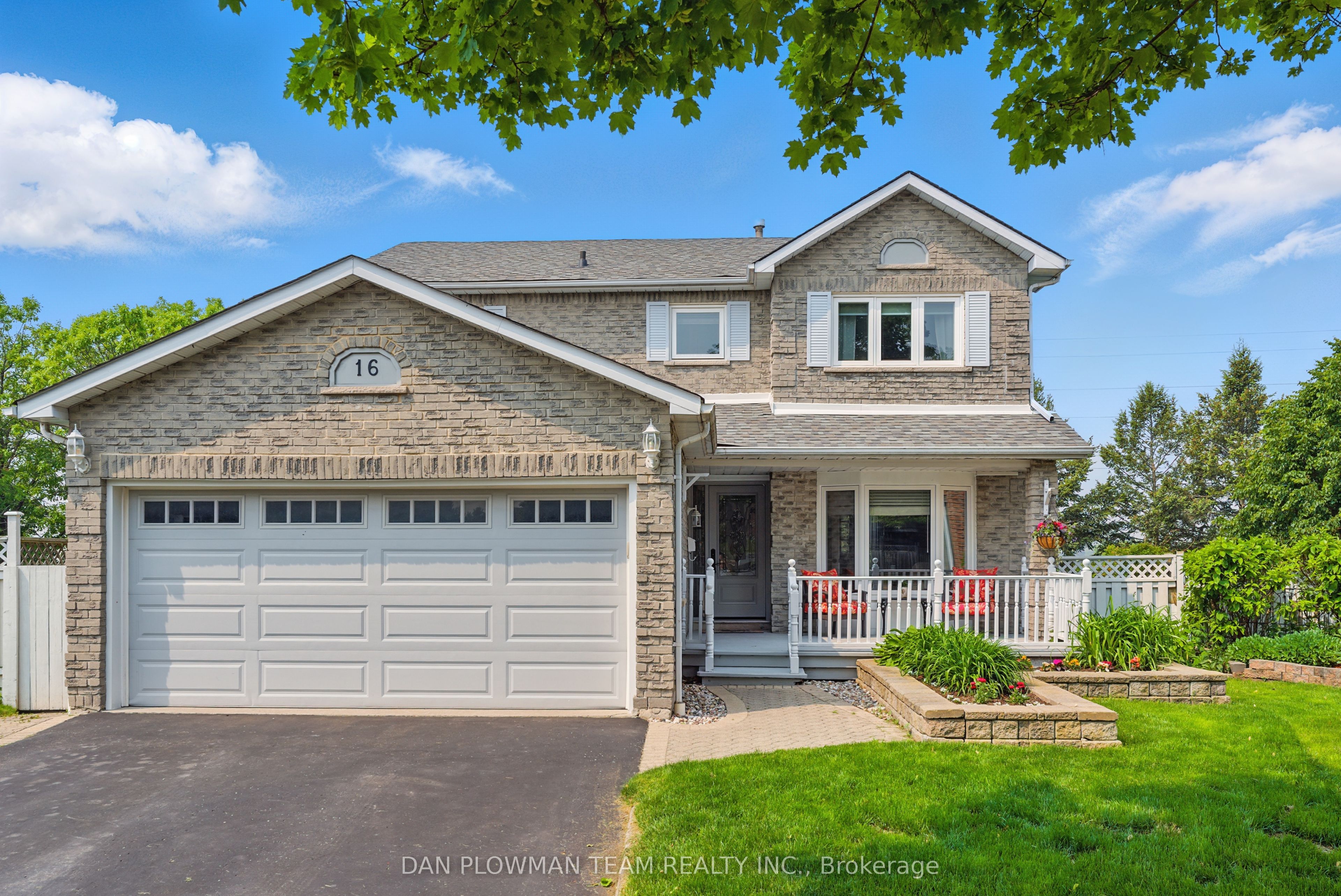 16 Greenview Court Property Photo 1