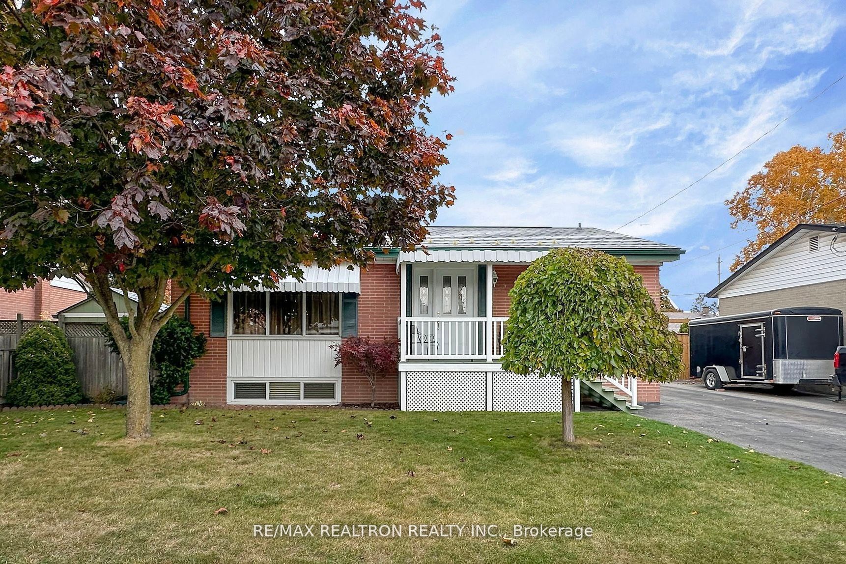#Main Floor Only - 923 Bayview Avenue Property Photo 1