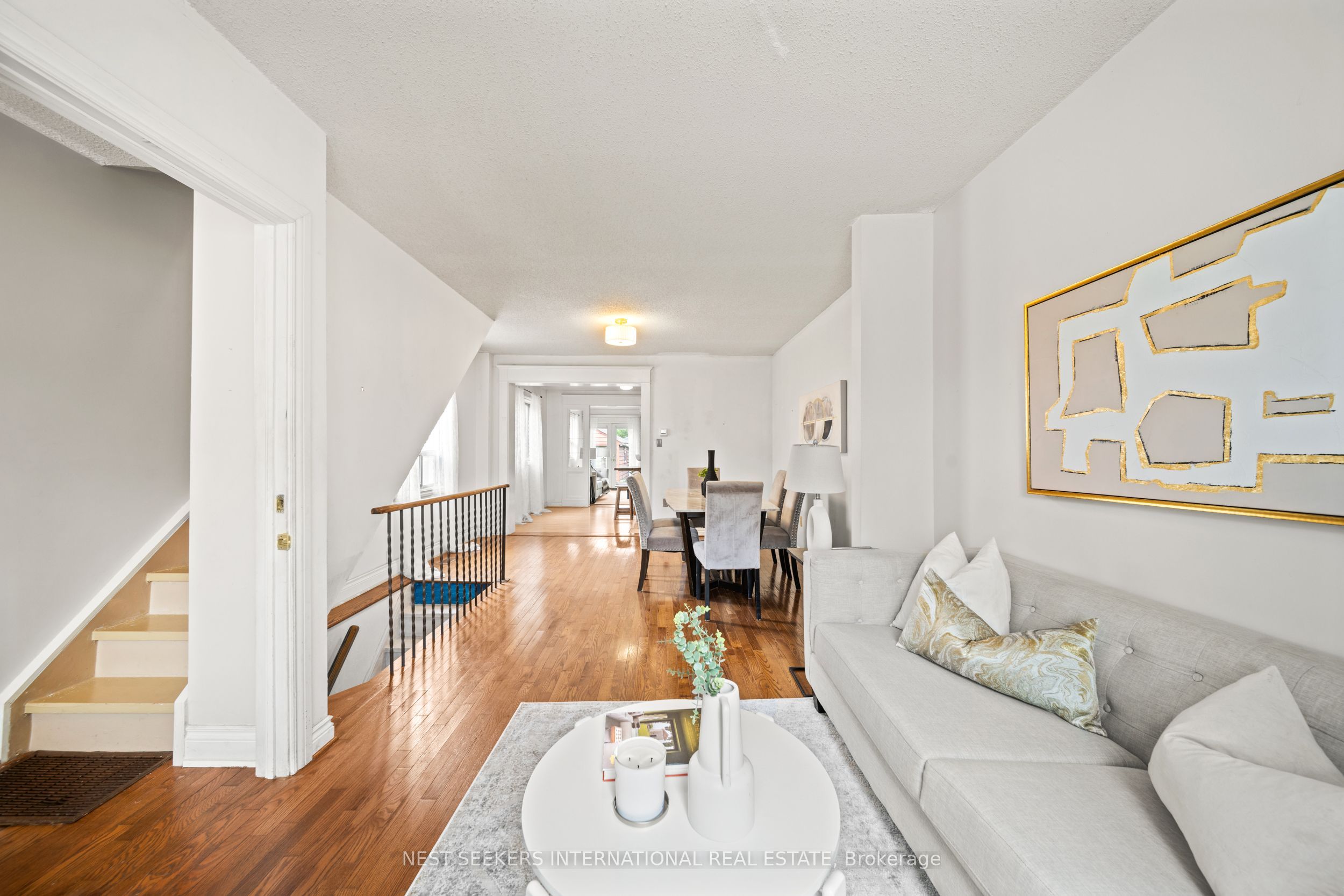 35 Cambrai Avenue Property Photo 8