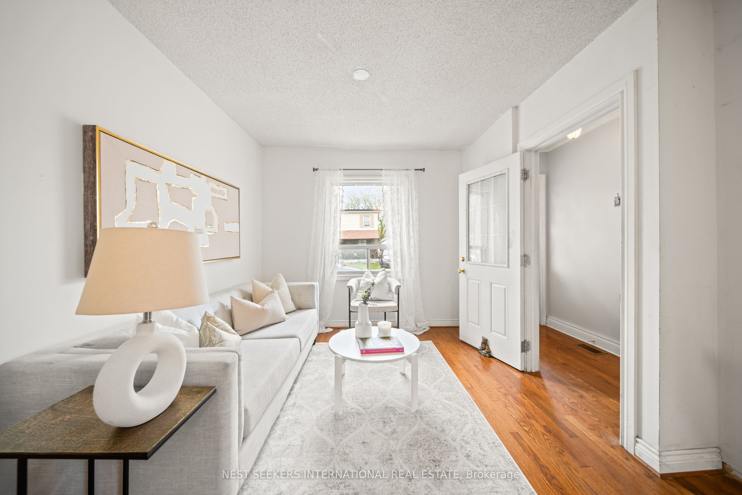 35 Cambrai Avenue Property Photo 11