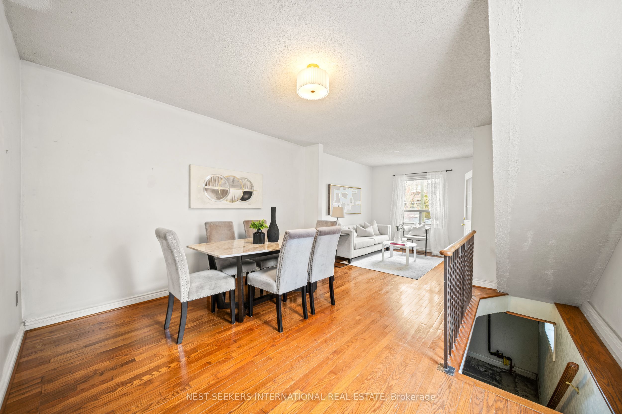 35 Cambrai Avenue Property Photo 14