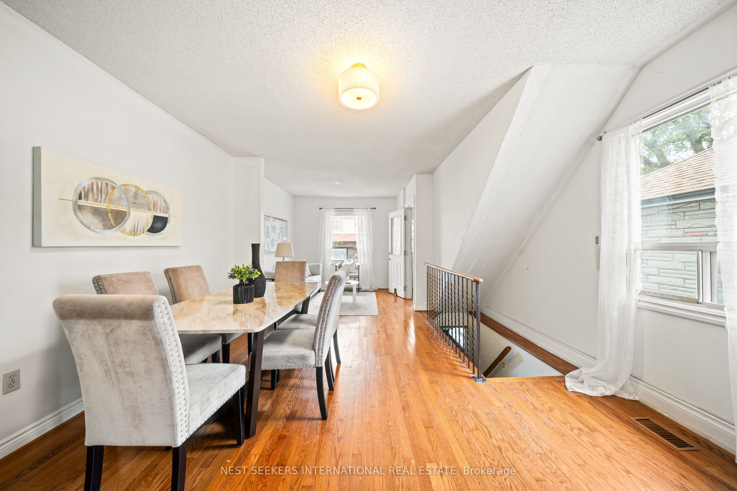 35 Cambrai Avenue Property Photo 15