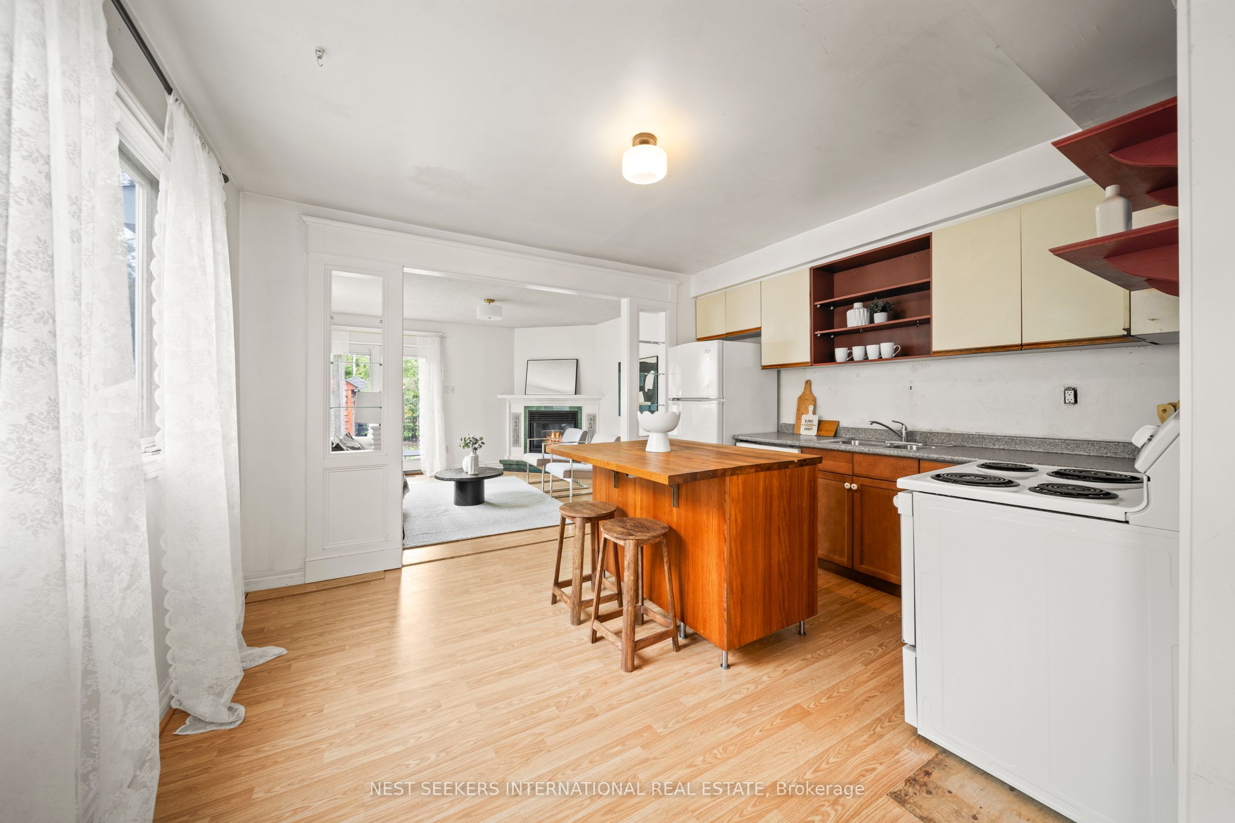 35 Cambrai Avenue Property Photo 17