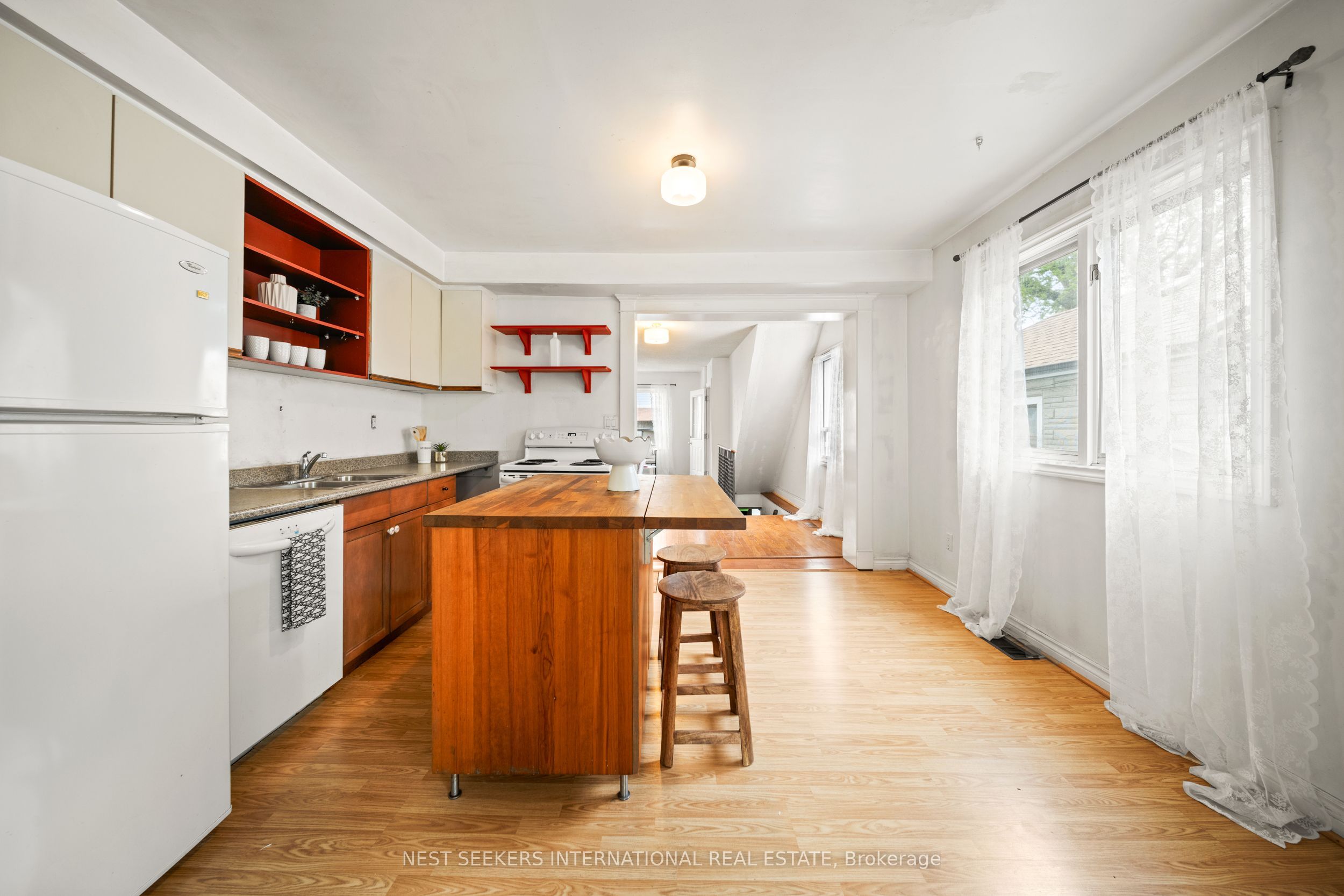 35 Cambrai Avenue Property Photo 22