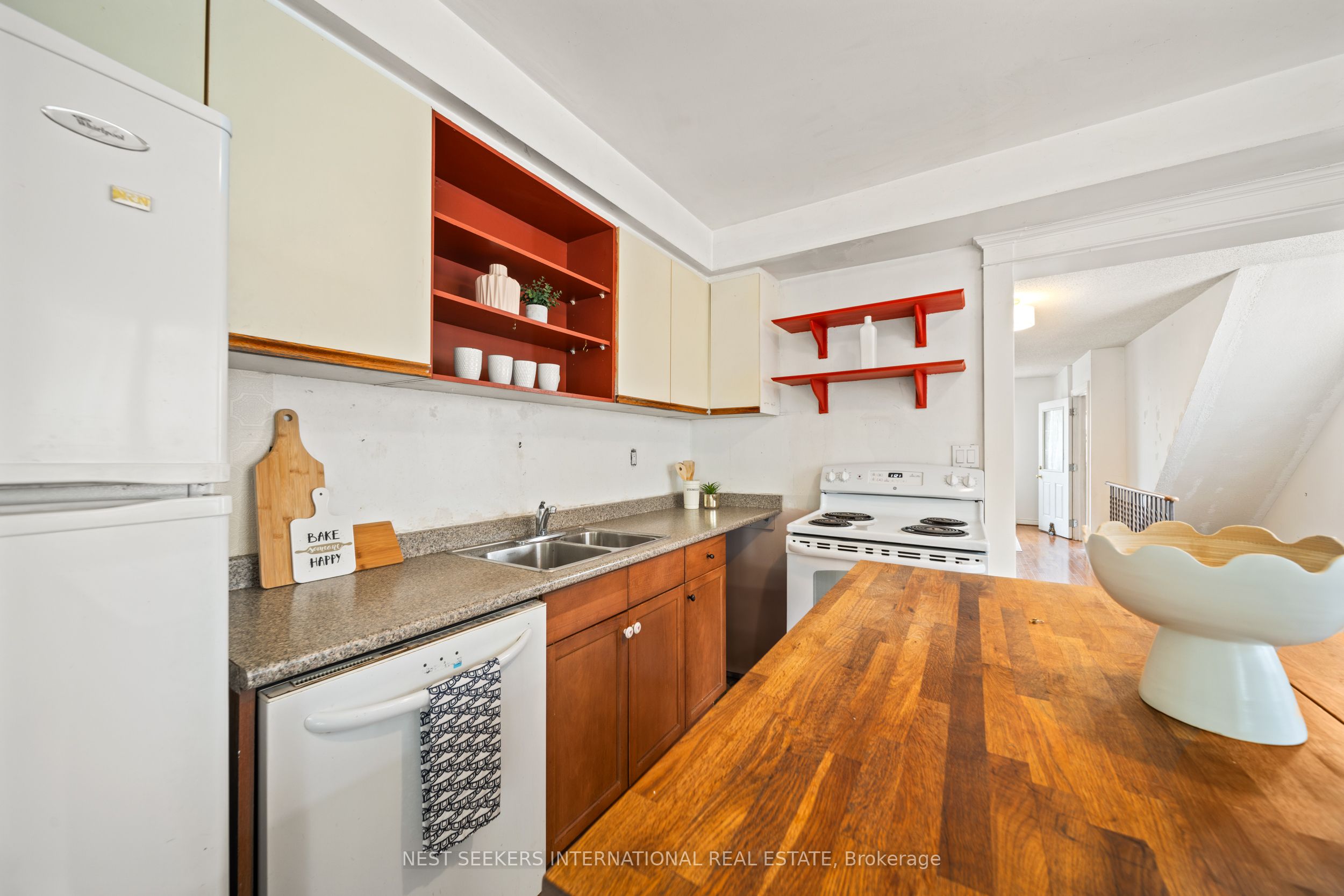 35 Cambrai Avenue Property Photo 23