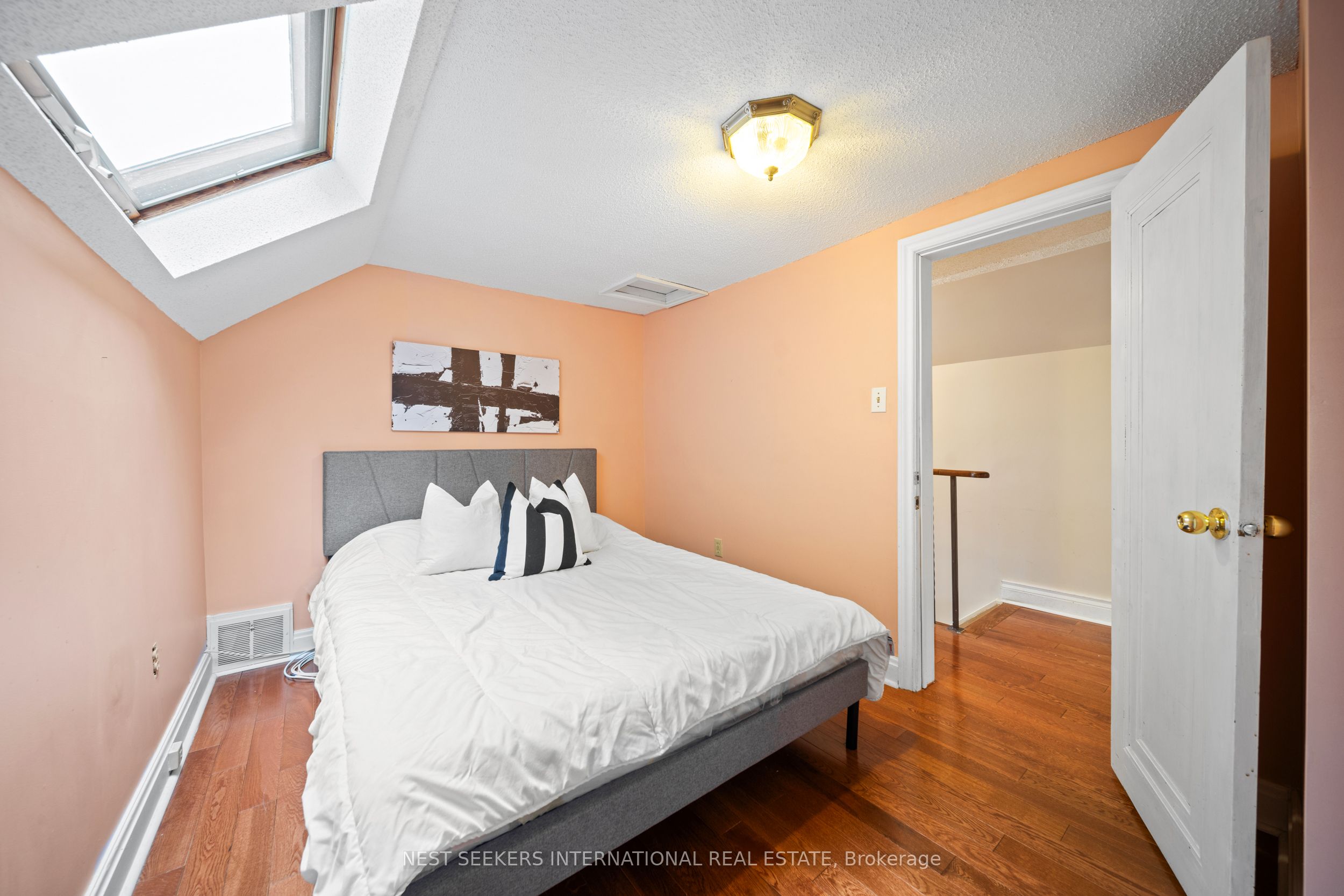 35 Cambrai Avenue Property Photo 38