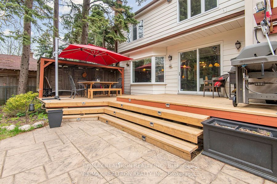6 Redland Crescent E Property Photo 10