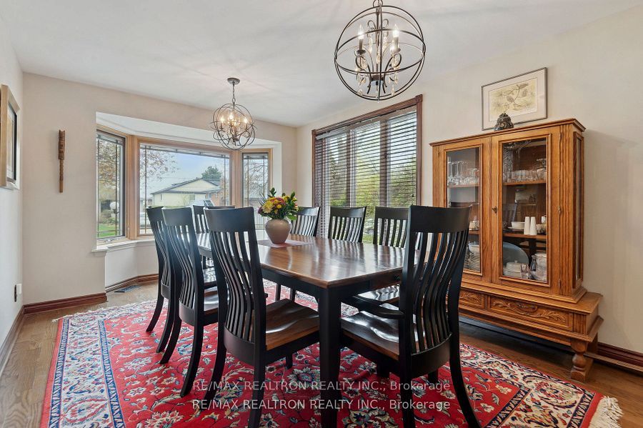 6 Redland Crescent E Property Photo 17