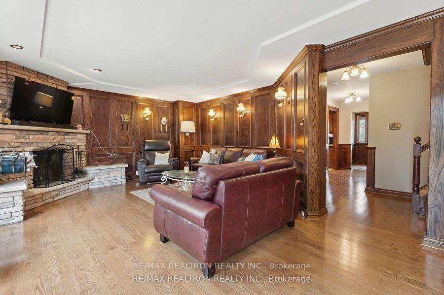 6 Redland Crescent E Property Photo 21
