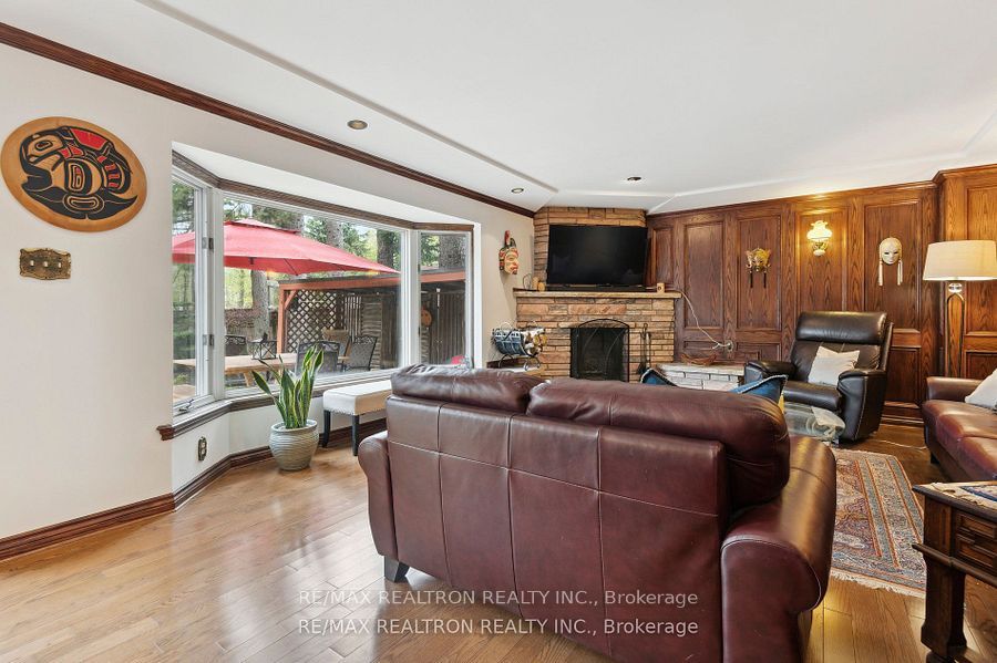 6 Redland Crescent E Property Photo 22