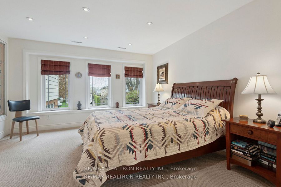 6 Redland Crescent E Property Photo 29