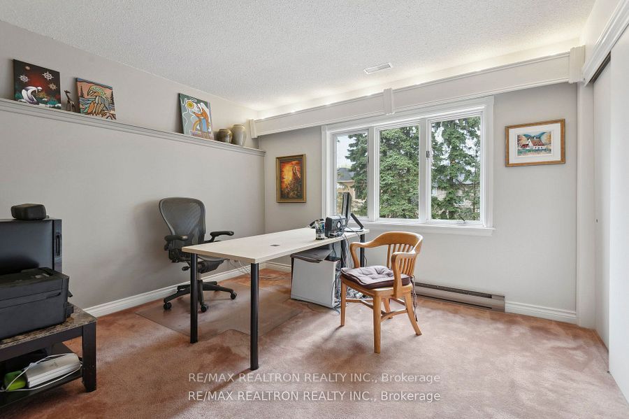 6 Redland Crescent E Property Photo 33