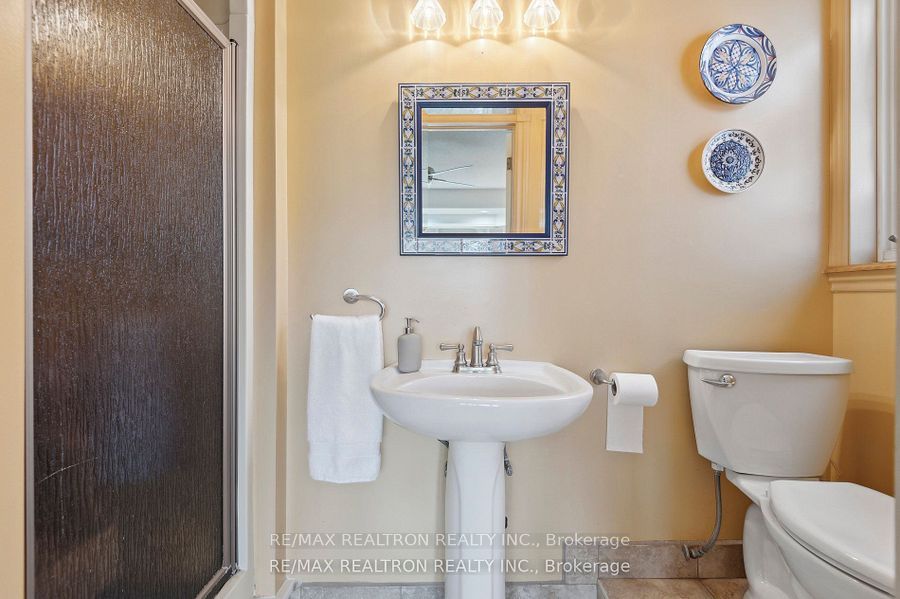 6 Redland Crescent E Property Photo 41