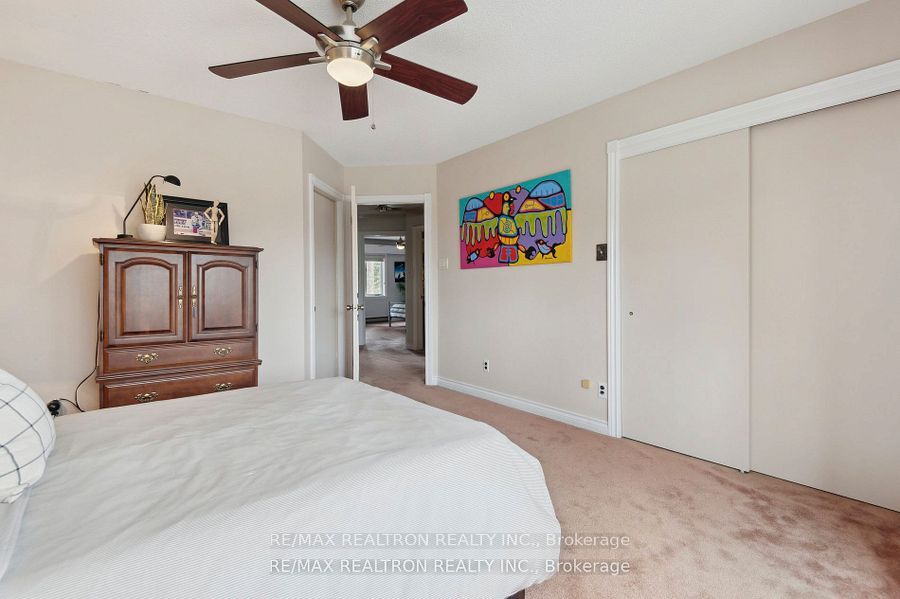 6 Redland Crescent E Property Photo 43