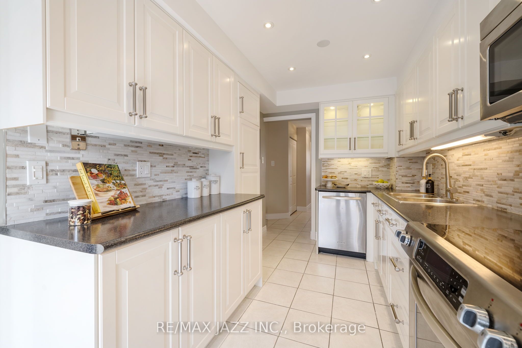 #25 - 1610 Crawforth Street Property Photo 10