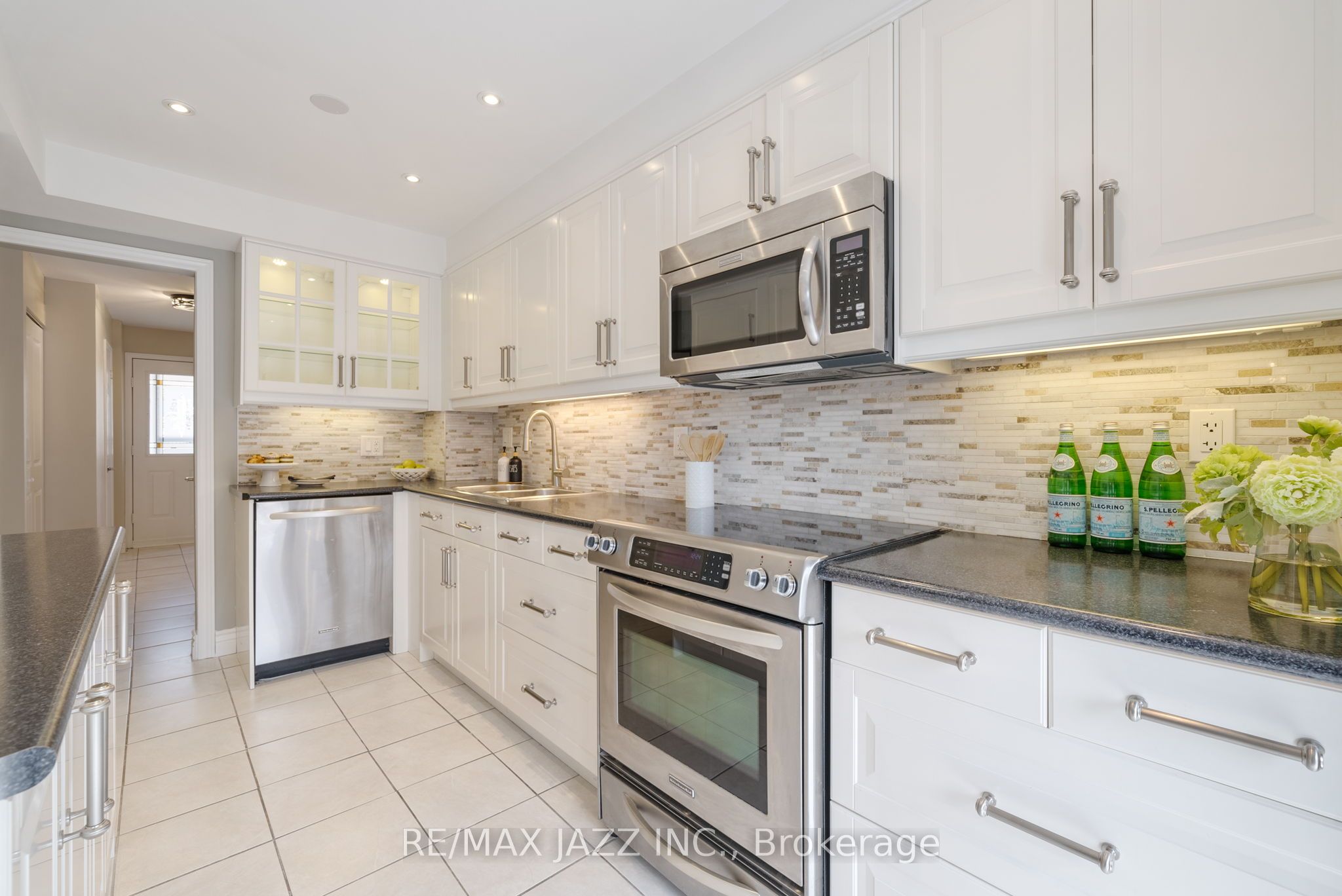 #25 - 1610 Crawforth Street Property Photo 11