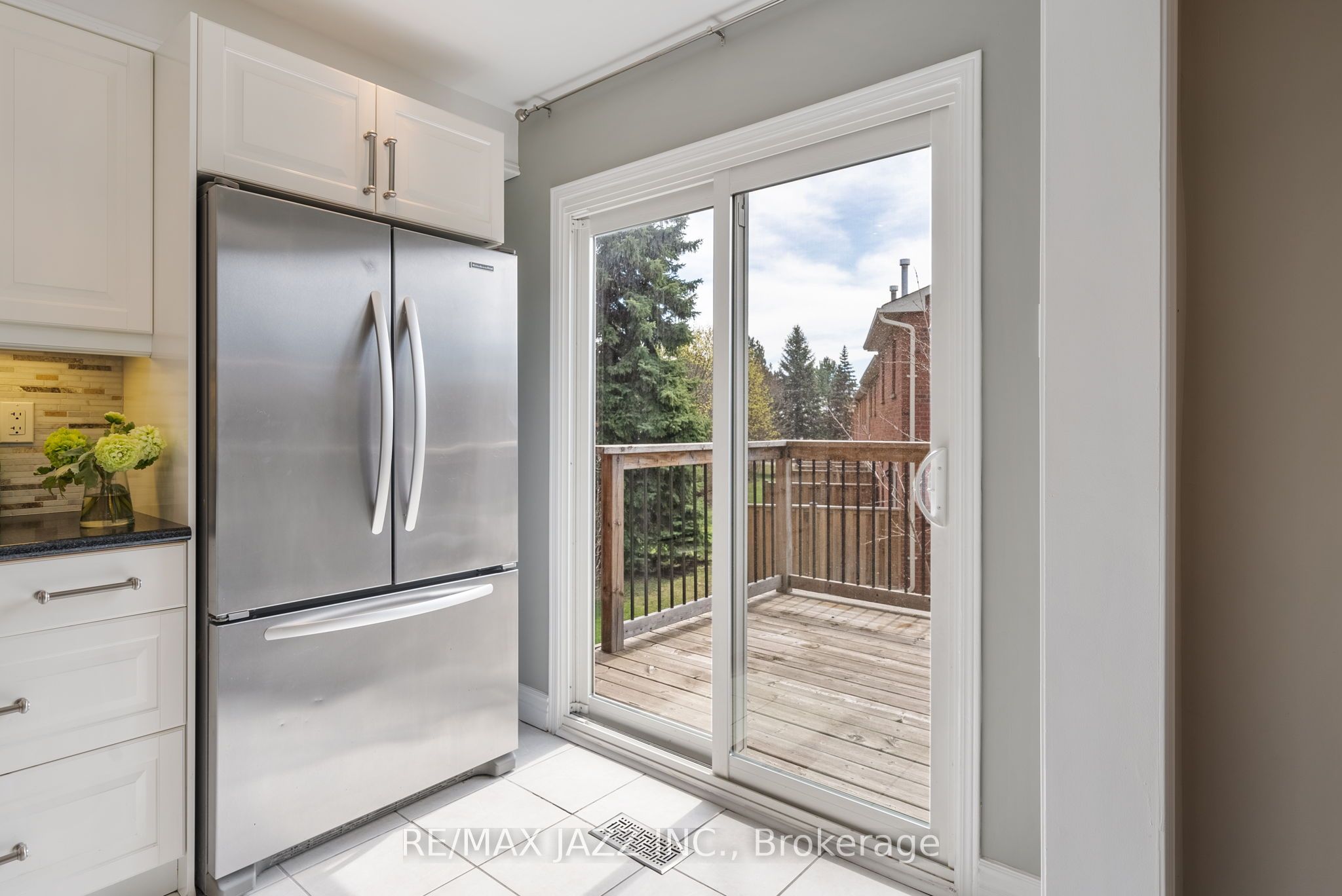 #25 - 1610 Crawforth Street Property Photo 12