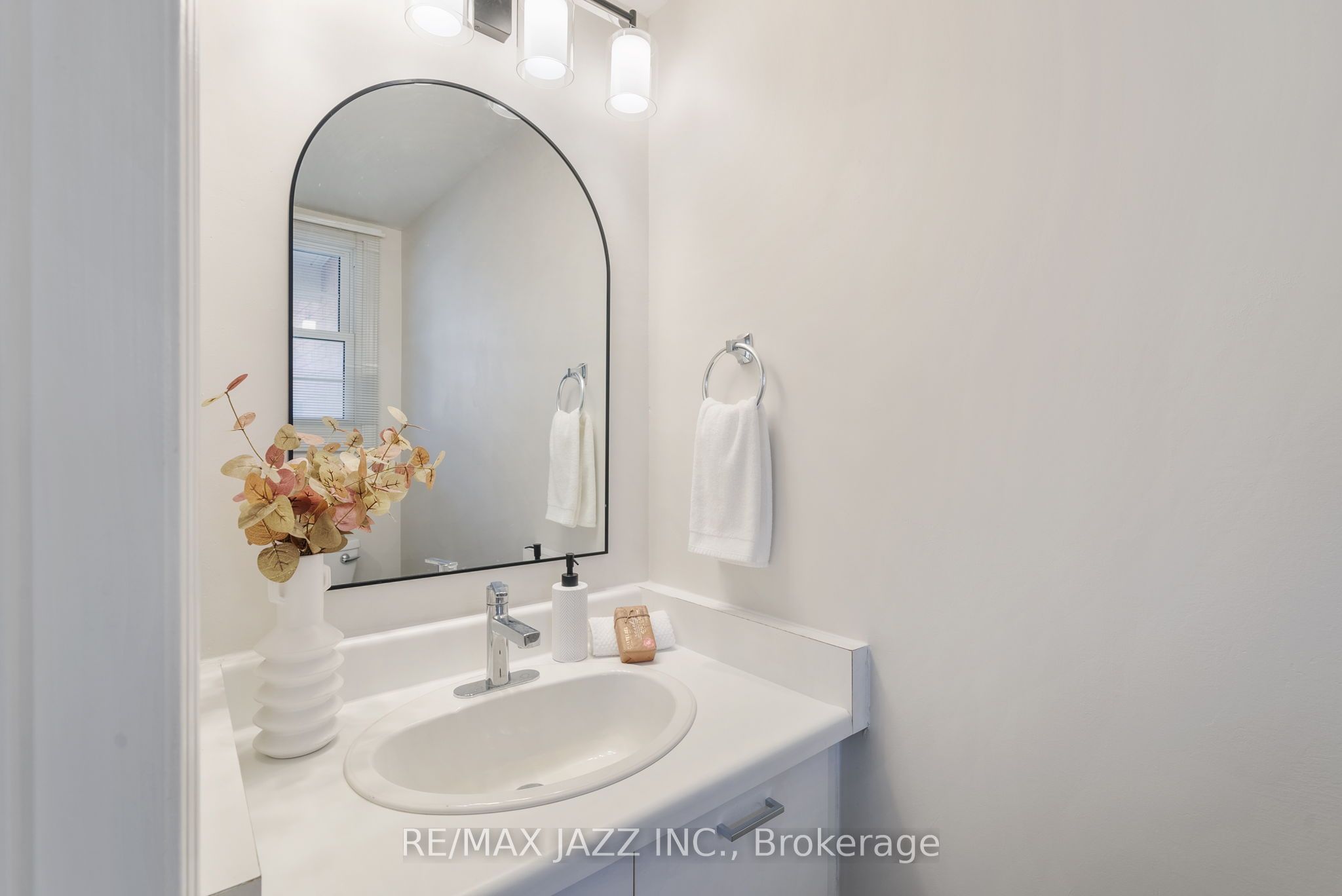 #25 - 1610 Crawforth Street Property Photo 15