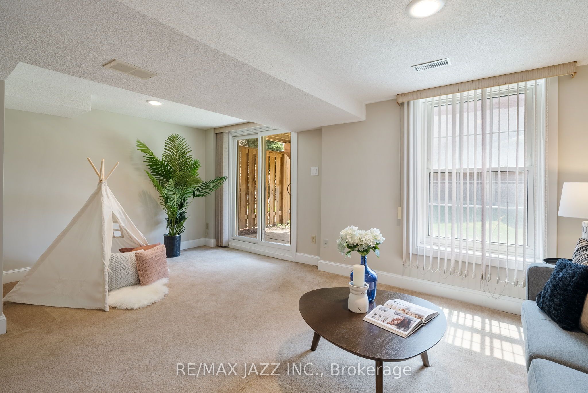 #25 - 1610 Crawforth Street Property Photo 27