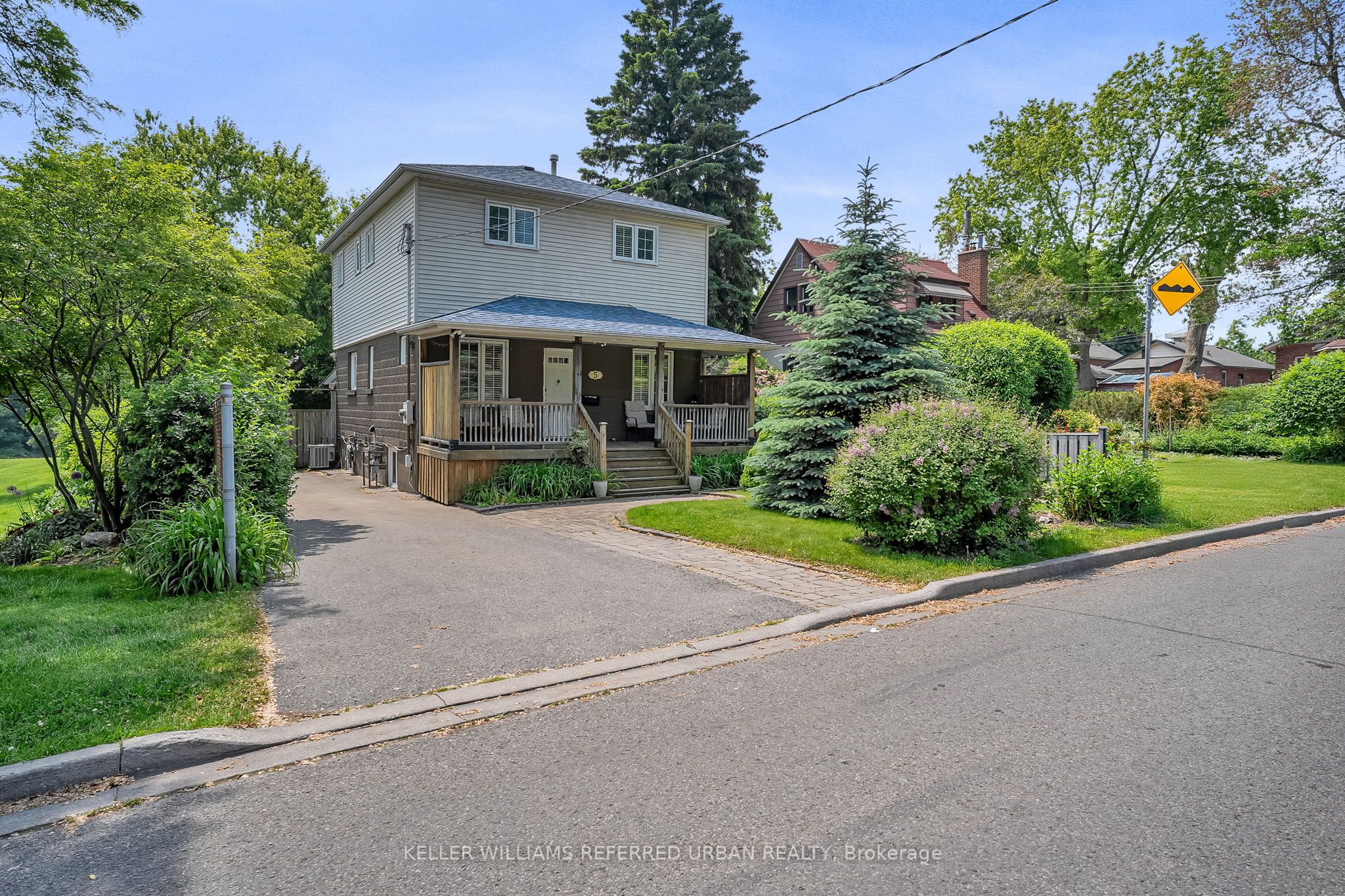 5 Donora Drive Property Photo 2