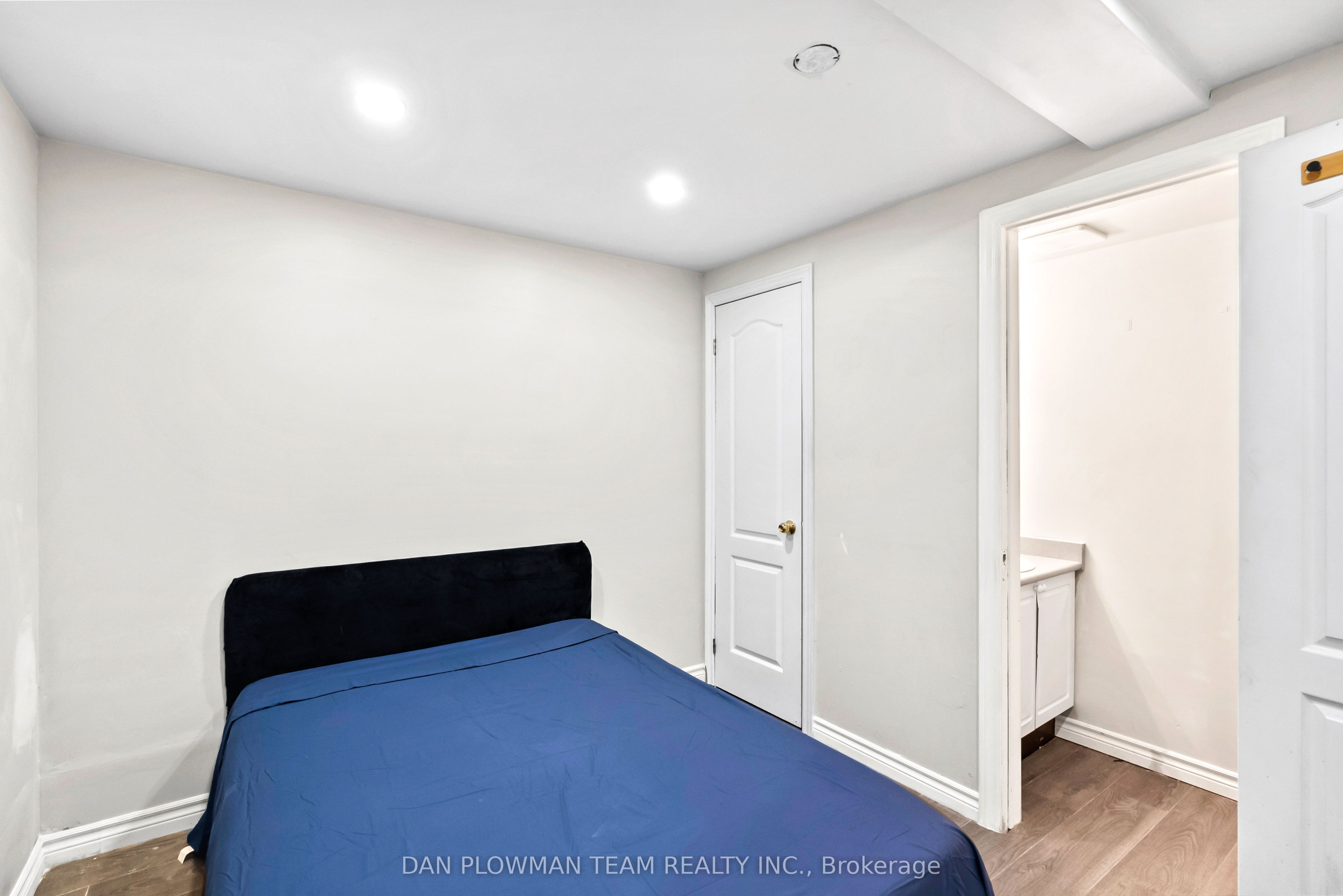 29 Barron Court Property Photo 27