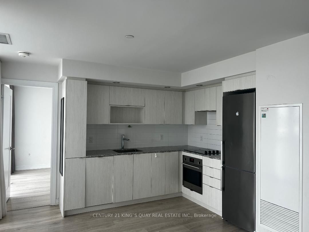 #311 - 225 Village Green Square Property Photo 8