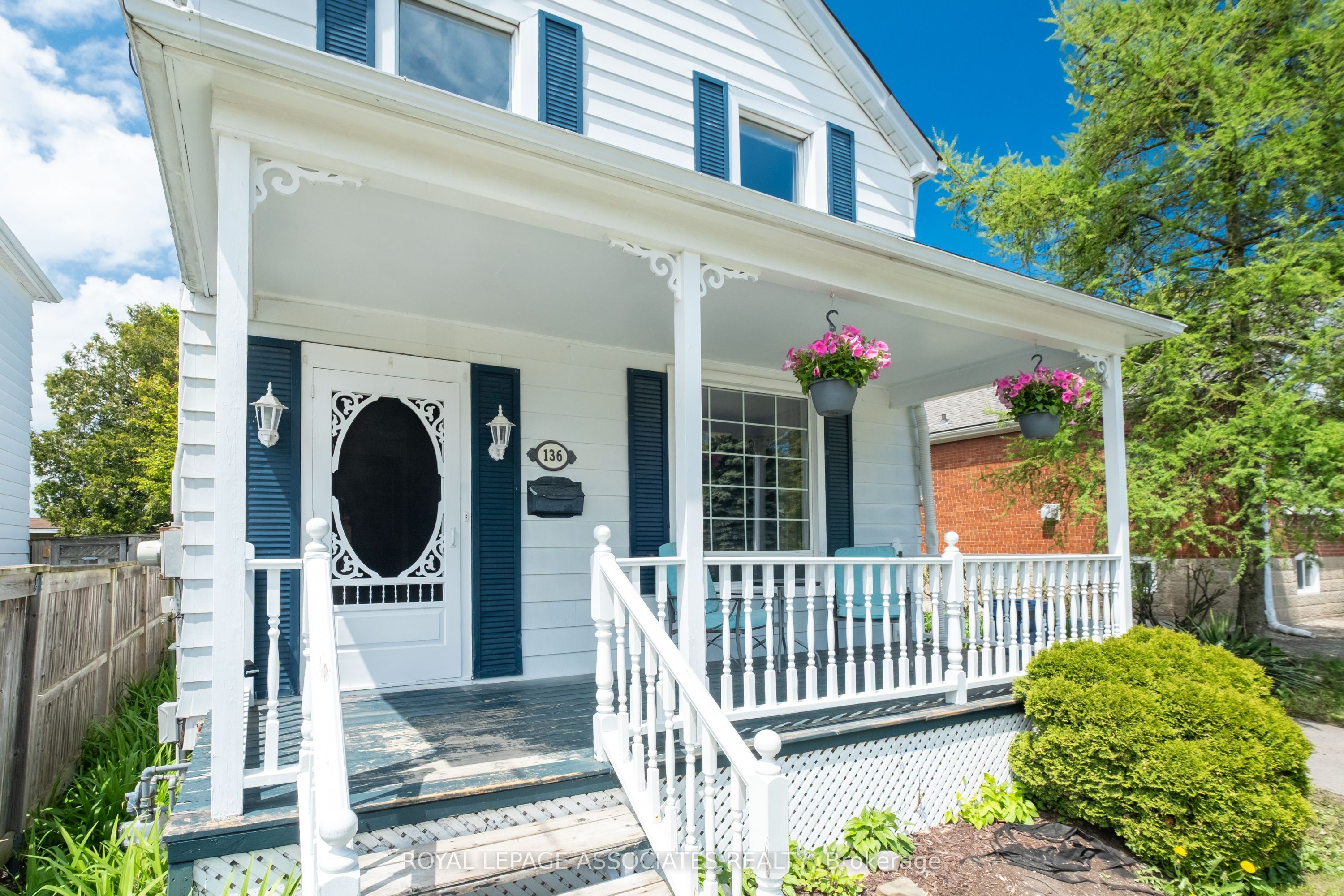 136 Aylesworth Avenue Property Photo 4