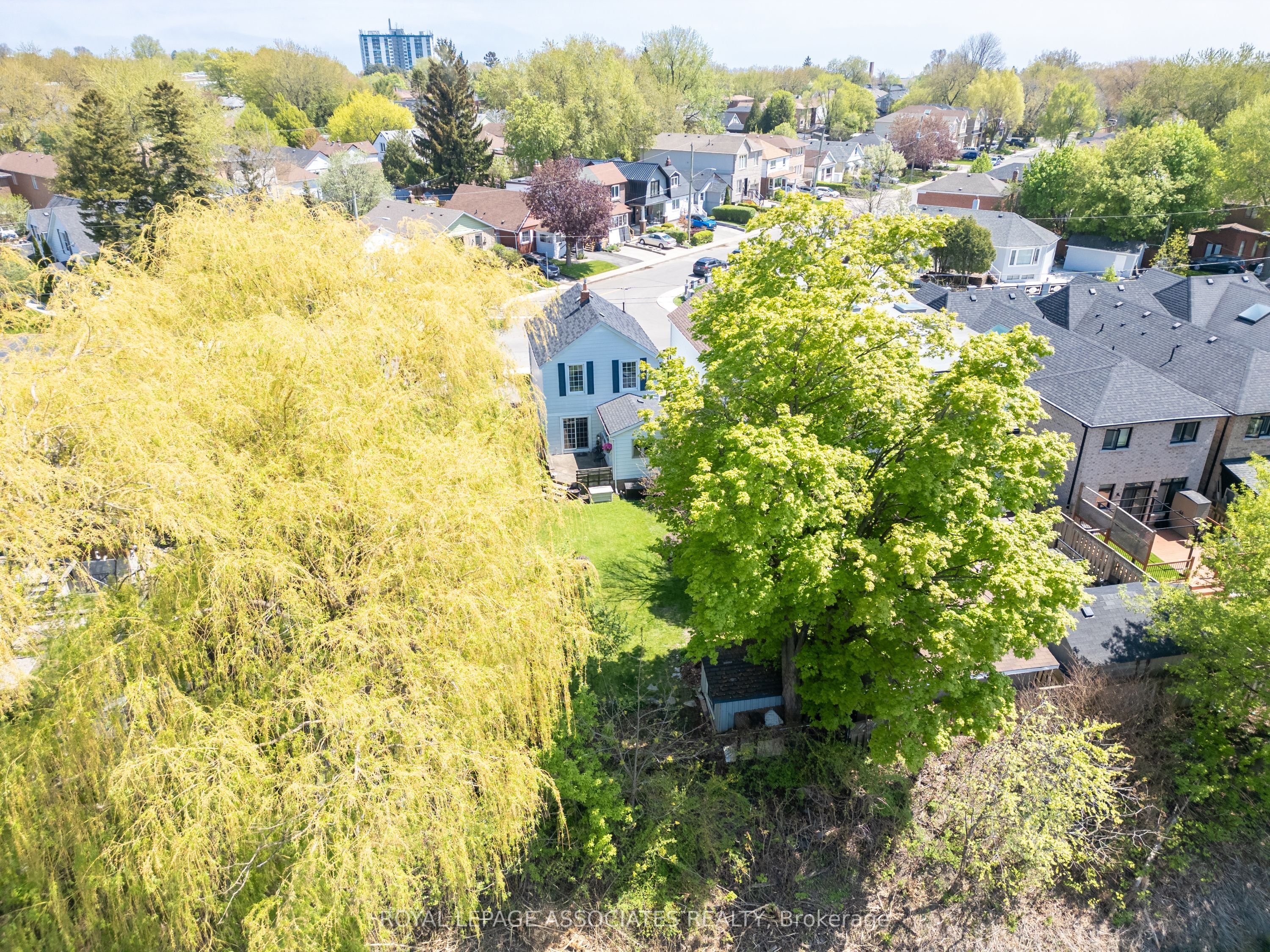 136 Aylesworth Avenue Property Photo 18