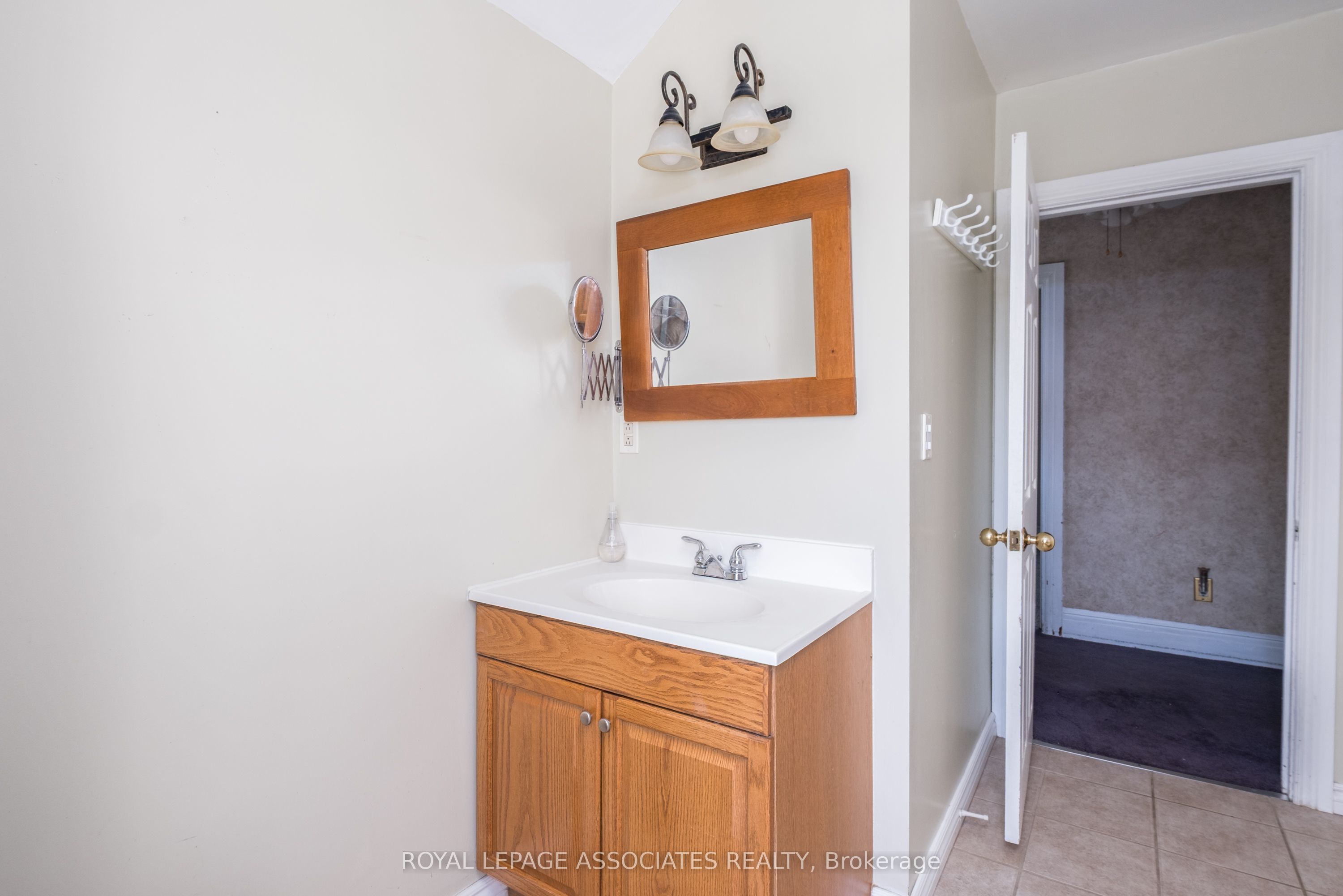 136 Aylesworth Avenue Property Photo 46