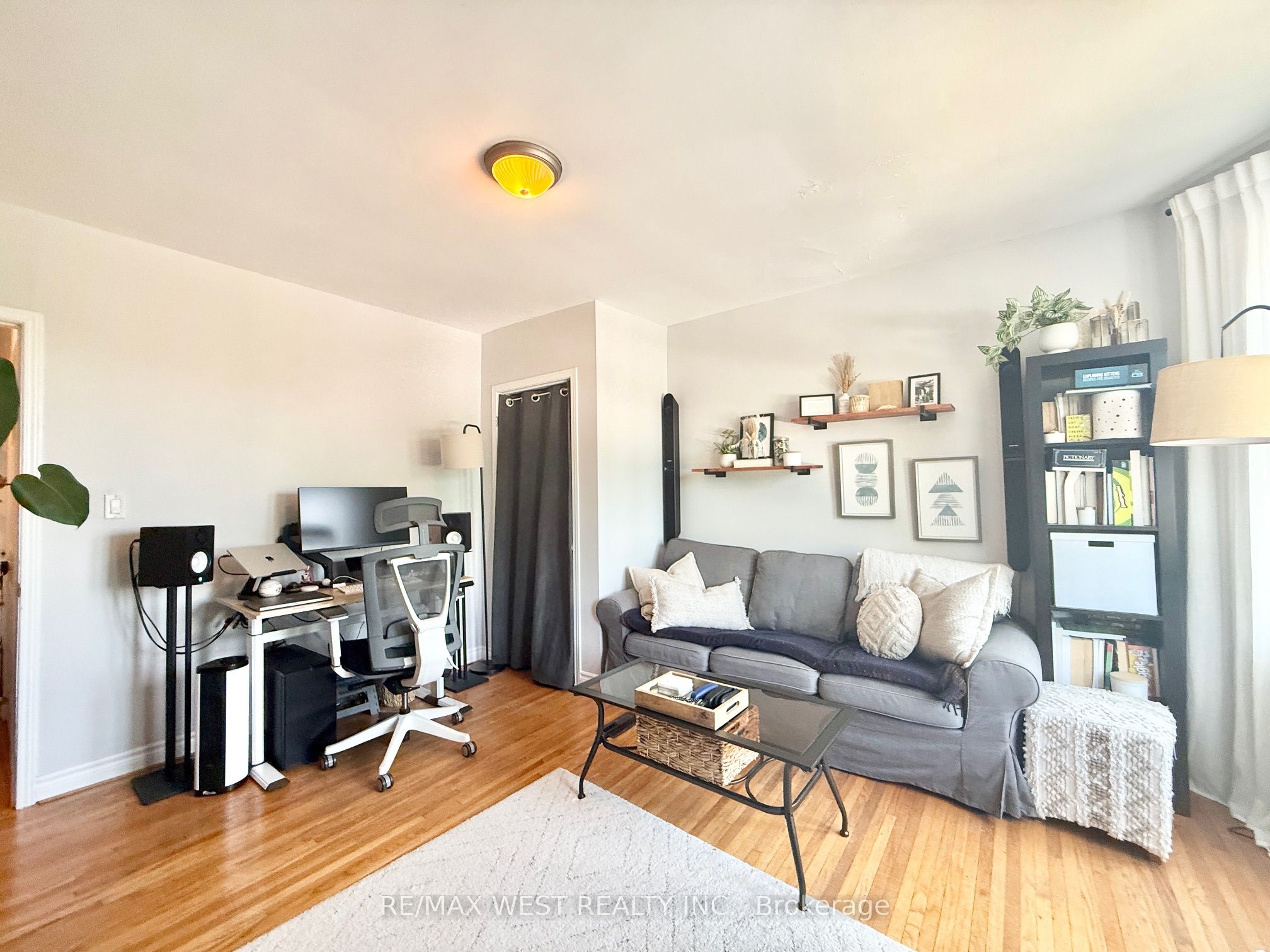#2nd Floor - 161 Greenwood Avenue Property Photo 3