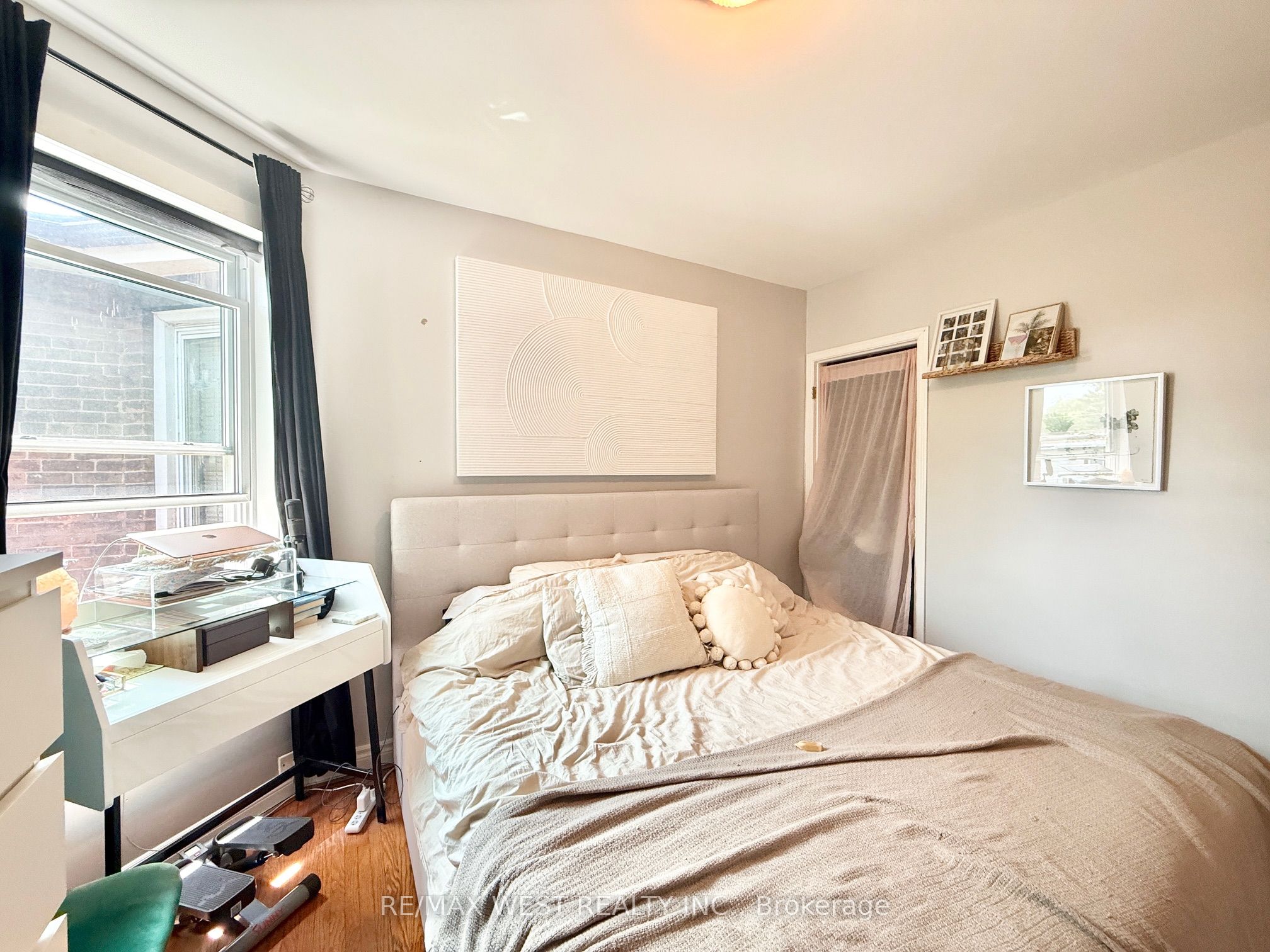 #2nd Floor - 161 Greenwood Avenue Property Photo 10