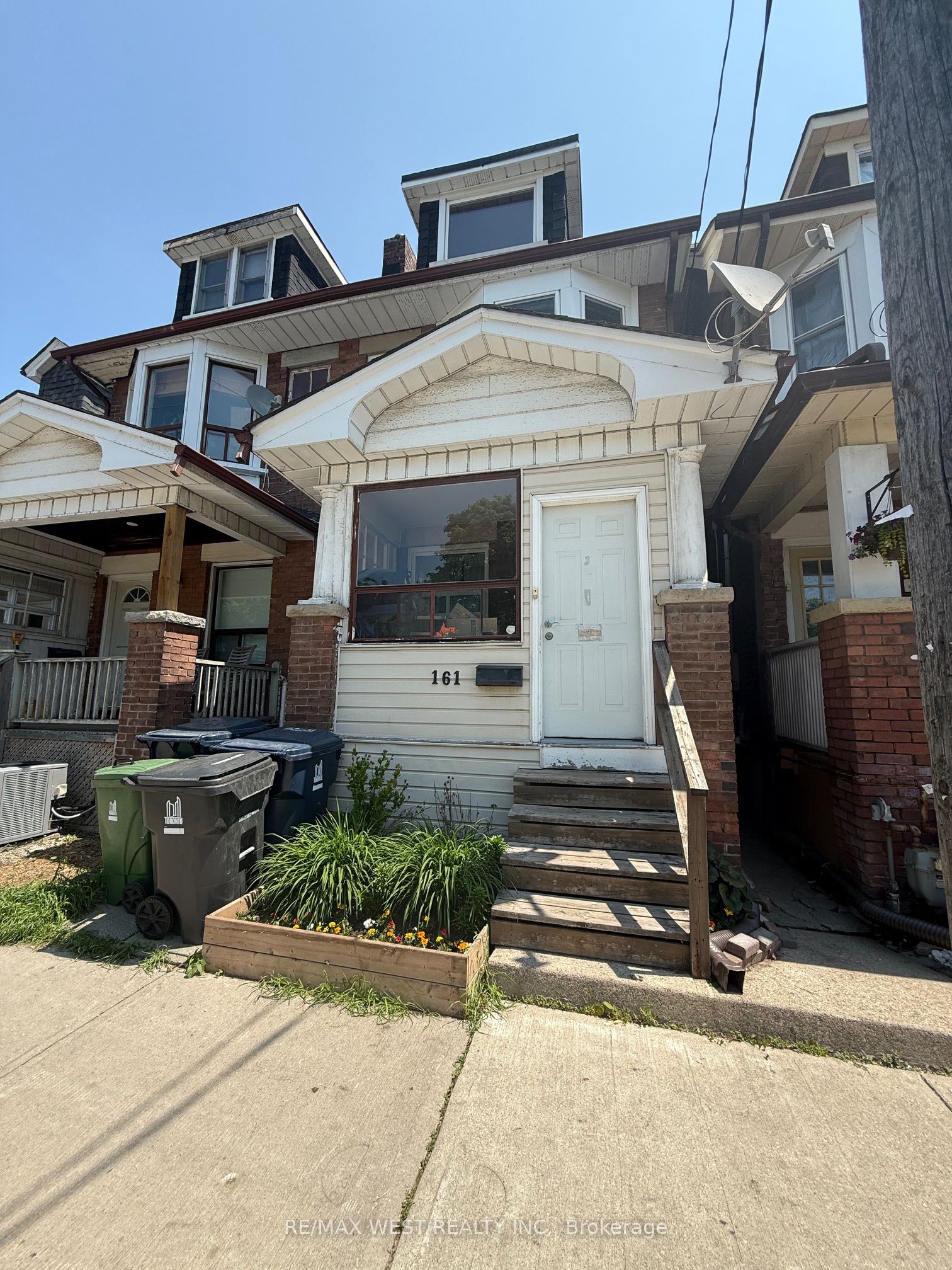#2nd Floor - 161 Greenwood Avenue Property Photo 12