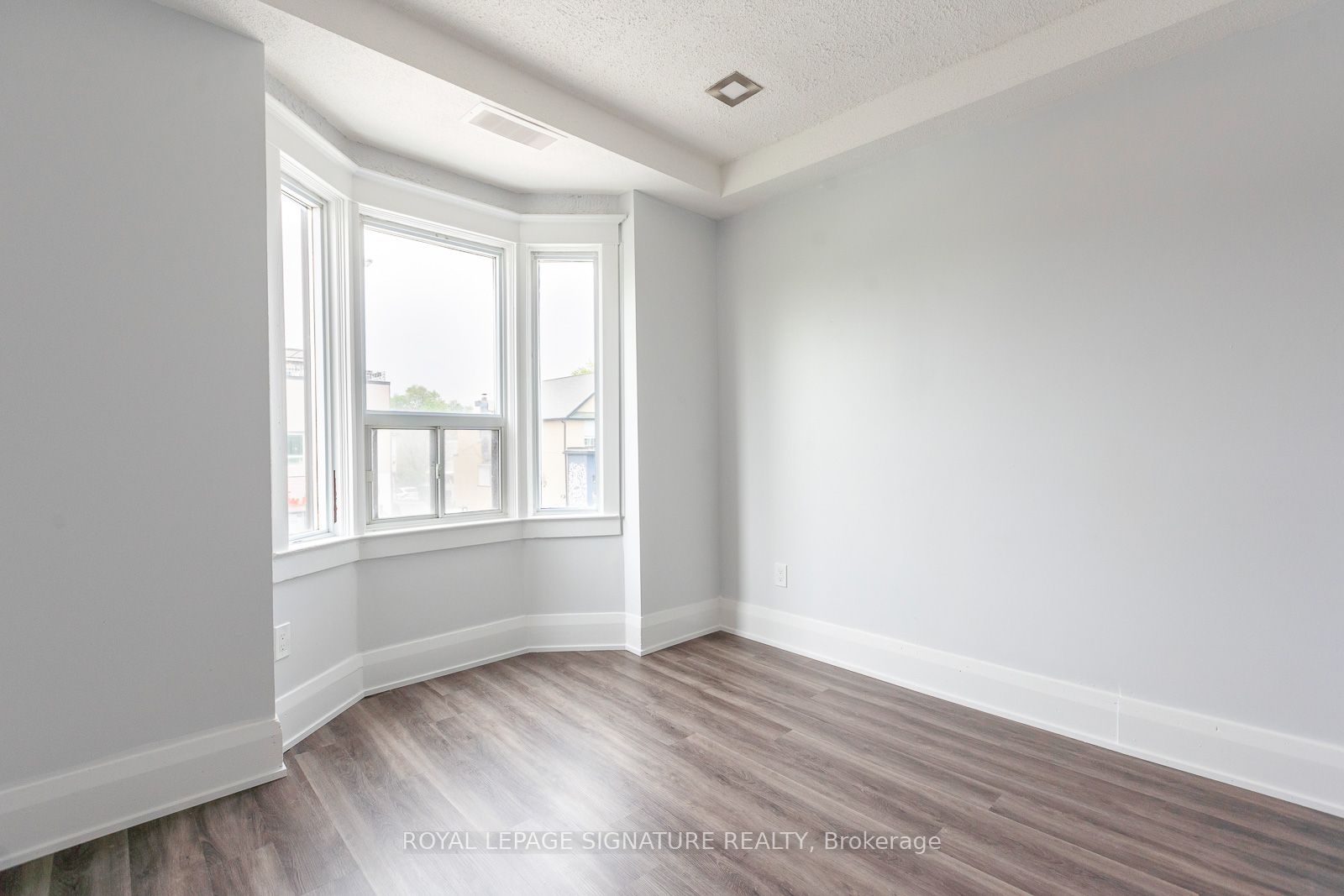 #a - 2161 Danforth Avenue Property Photo 14