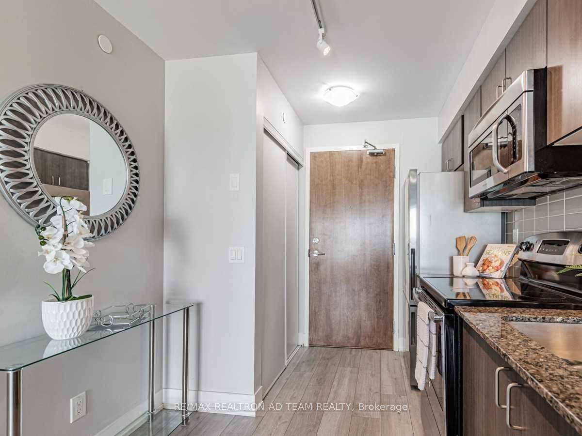 #803 - 1215 Bayly Street Property Photo 6