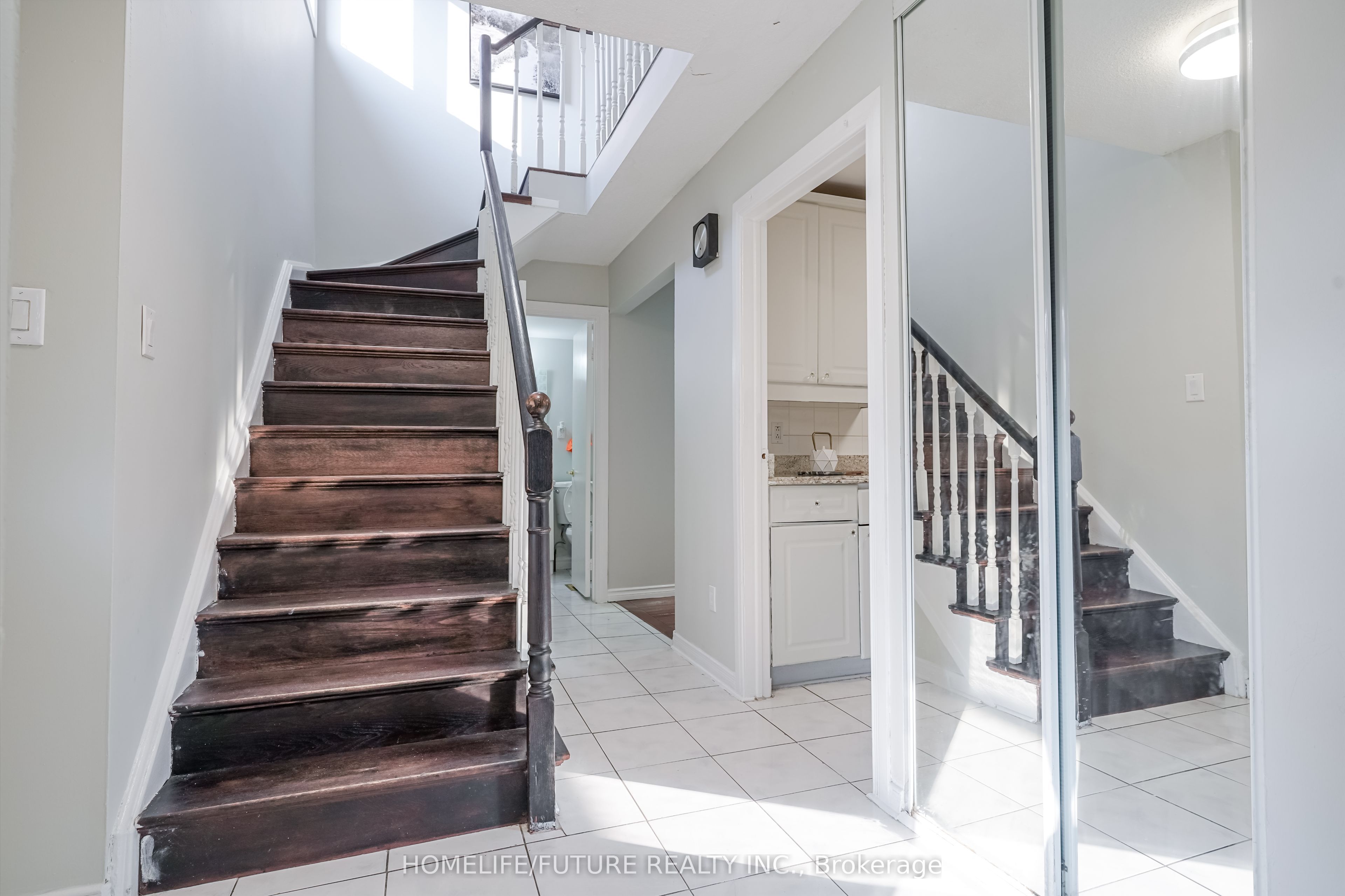 47 Carisbrooke Square Property Photo 5