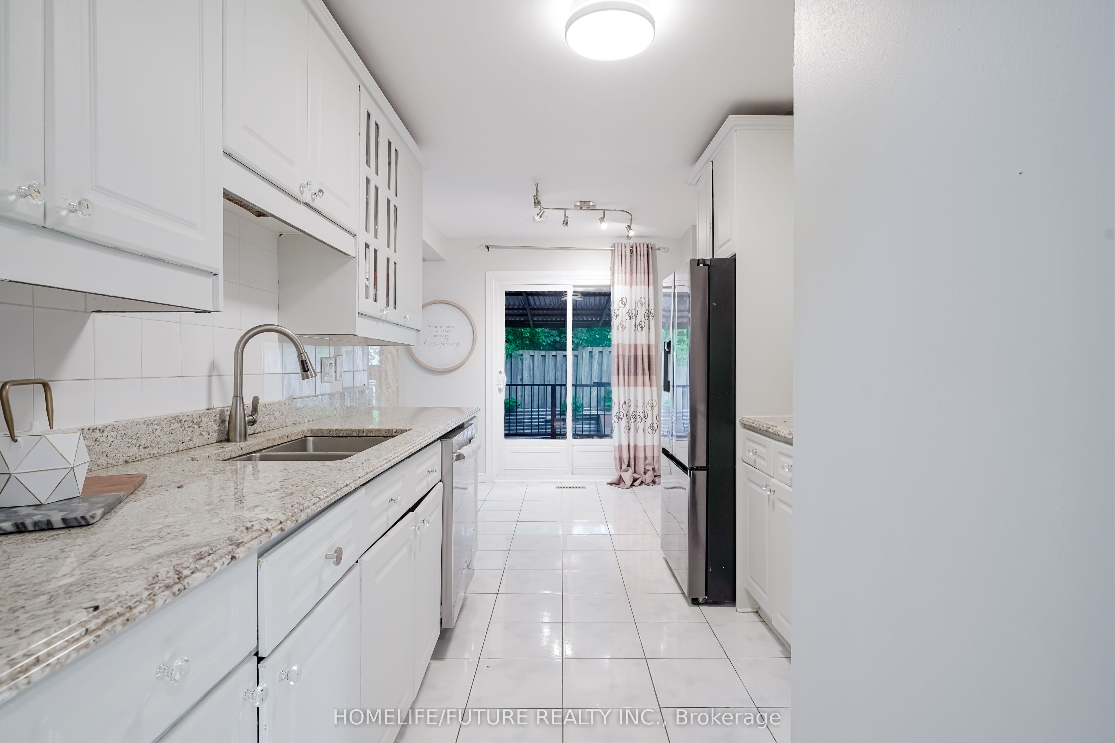 47 Carisbrooke Square Property Photo 14