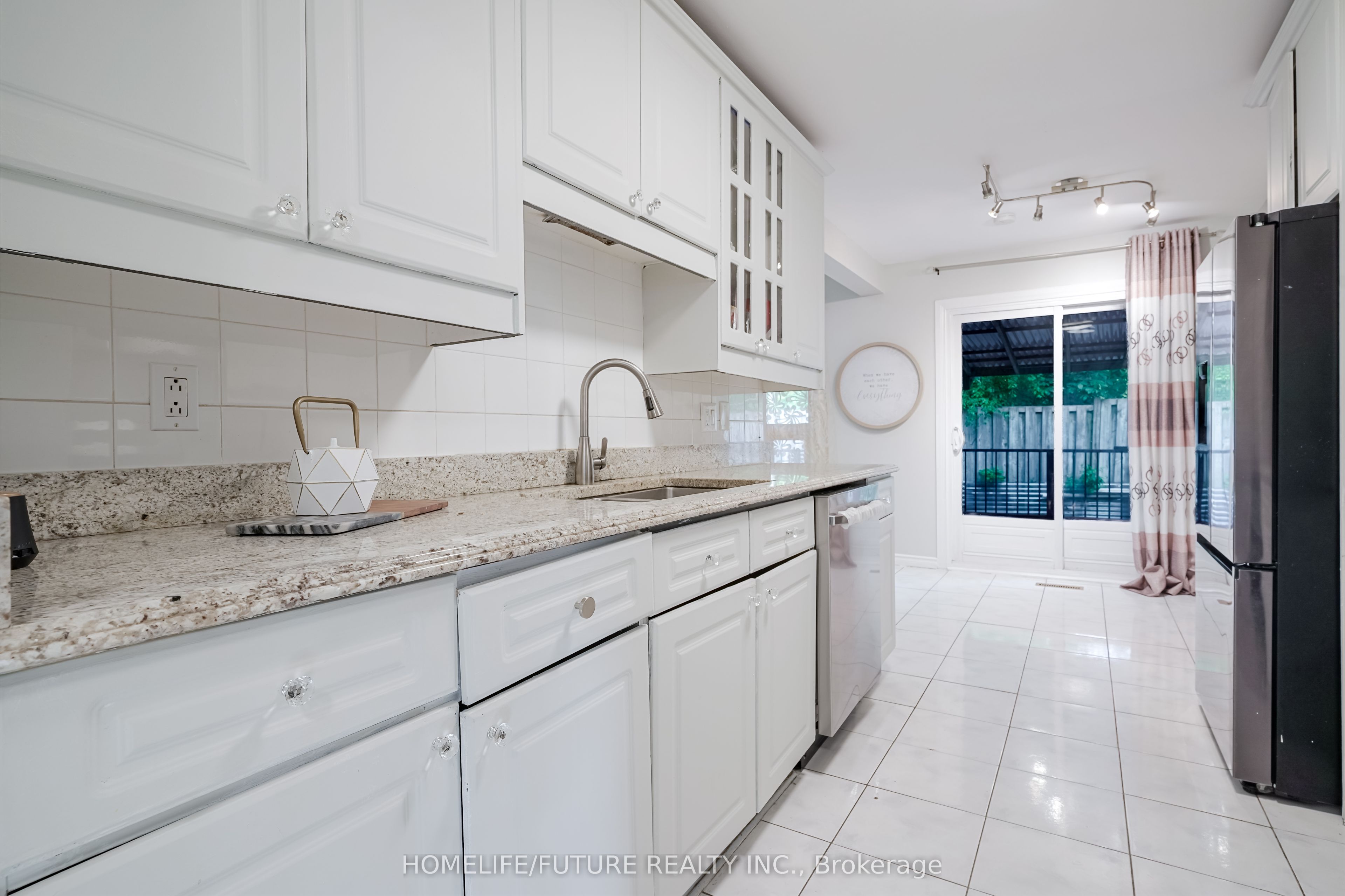 47 Carisbrooke Square Property Photo 15