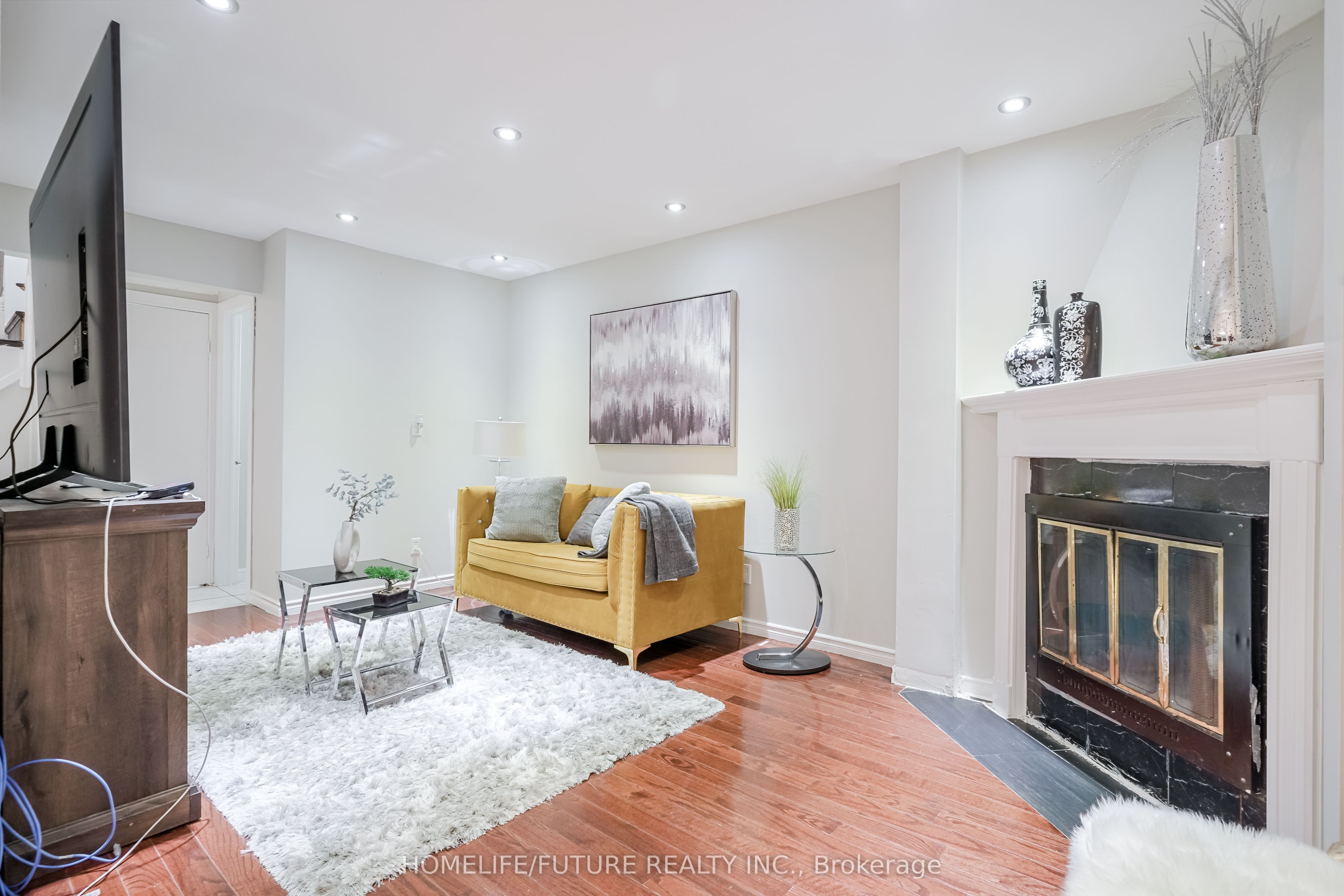 47 Carisbrooke Square Property Photo 18