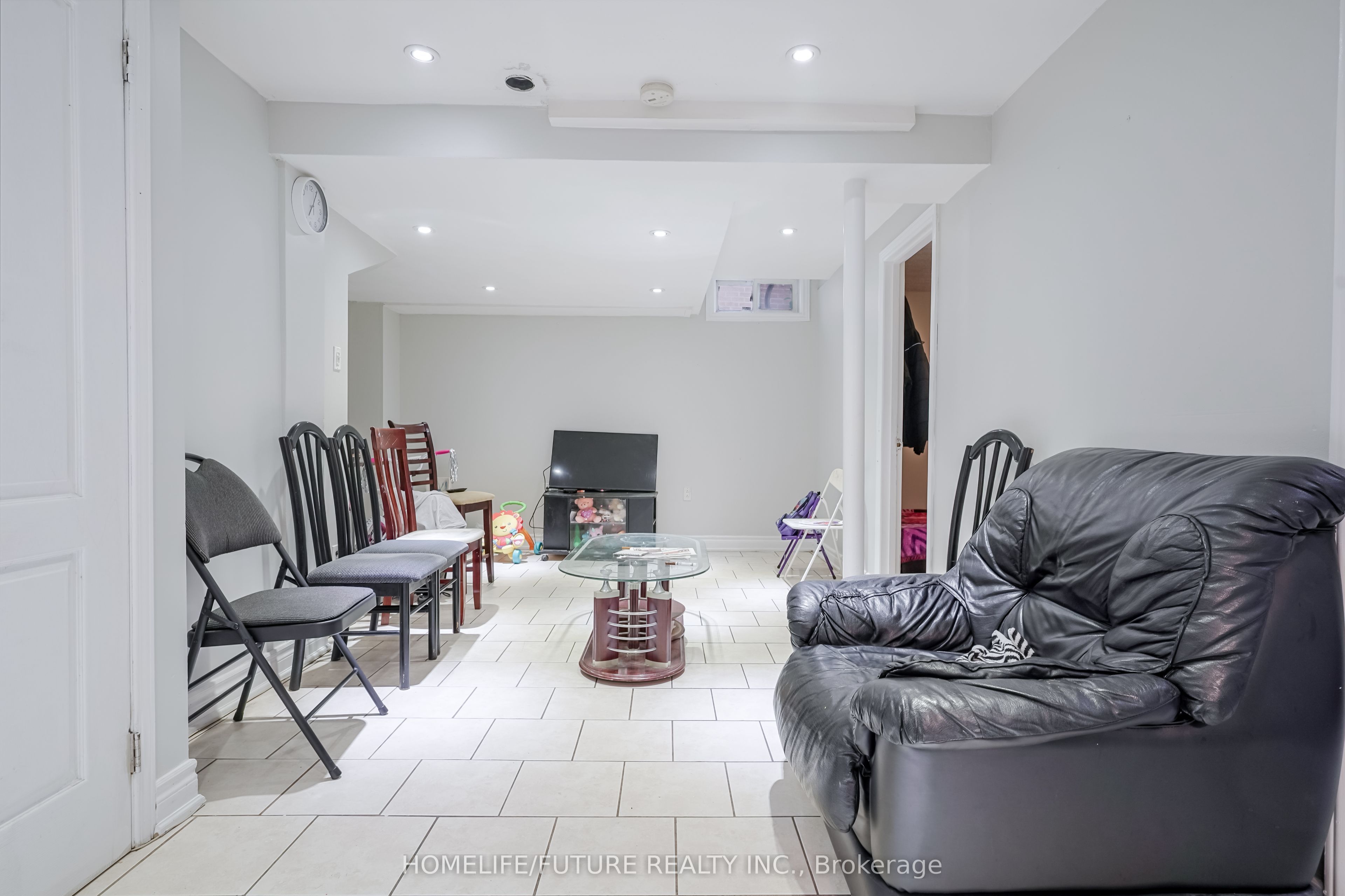 47 Carisbrooke Square Property Photo 36