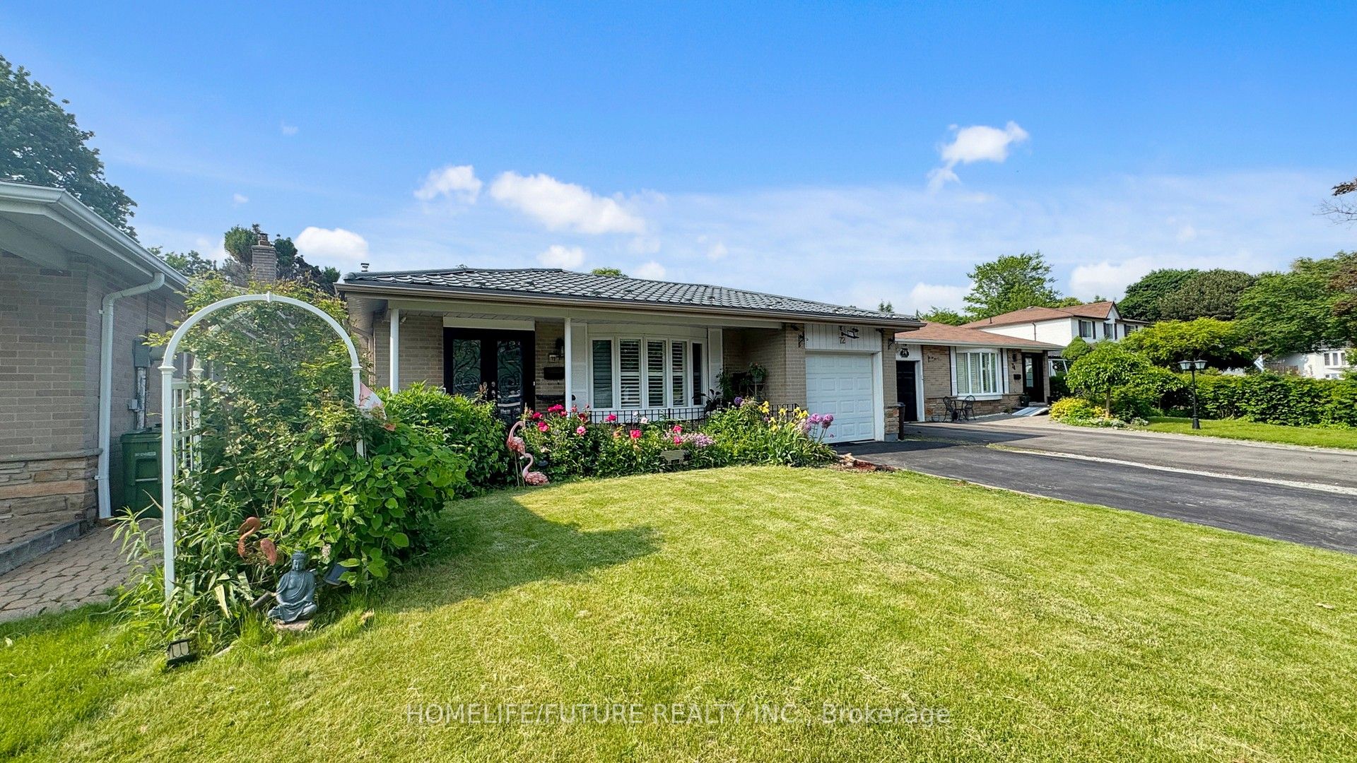 72 Sealstone Terrace Property Photo 2