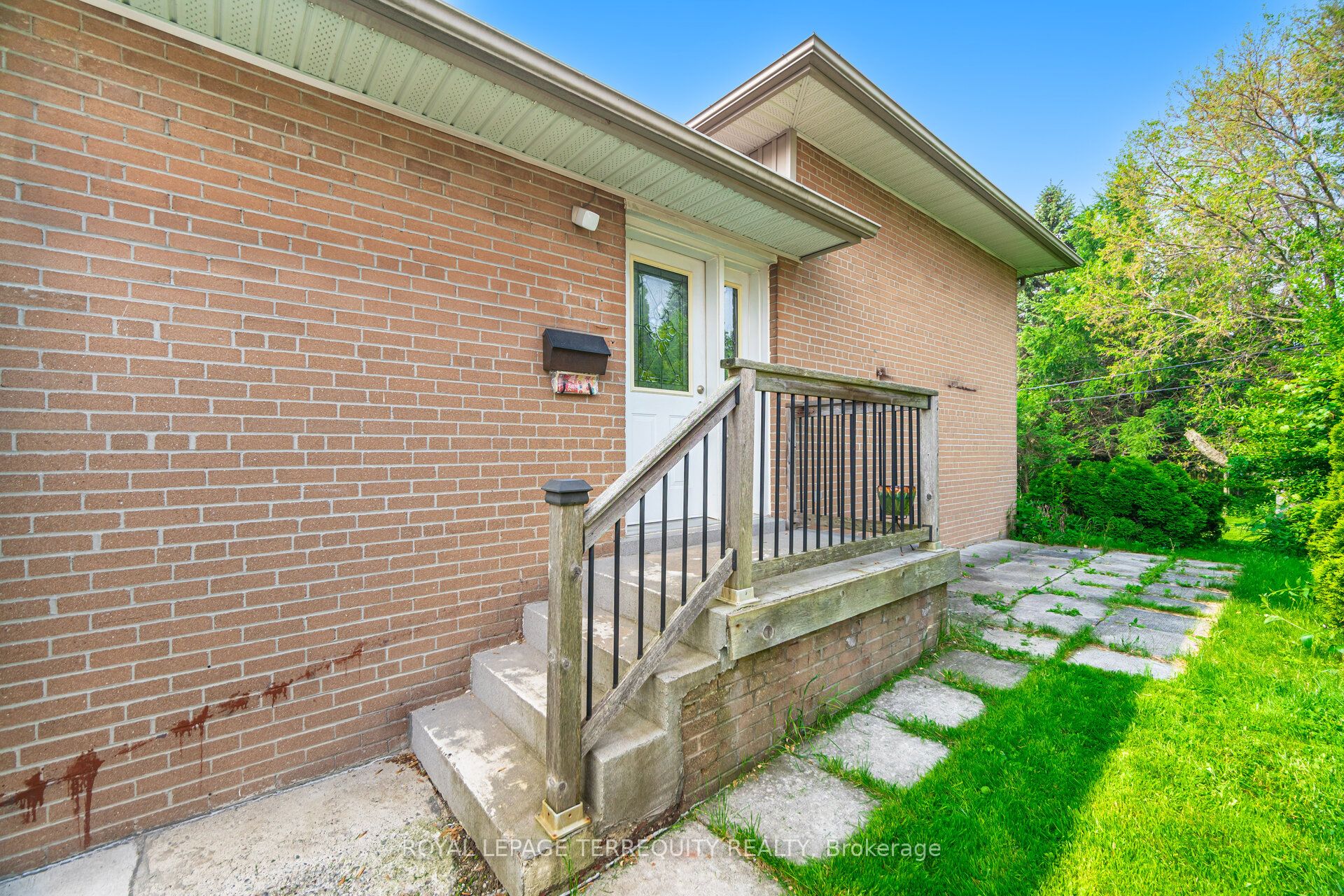 #2 - 4 Bromton Drive Property Photo 4