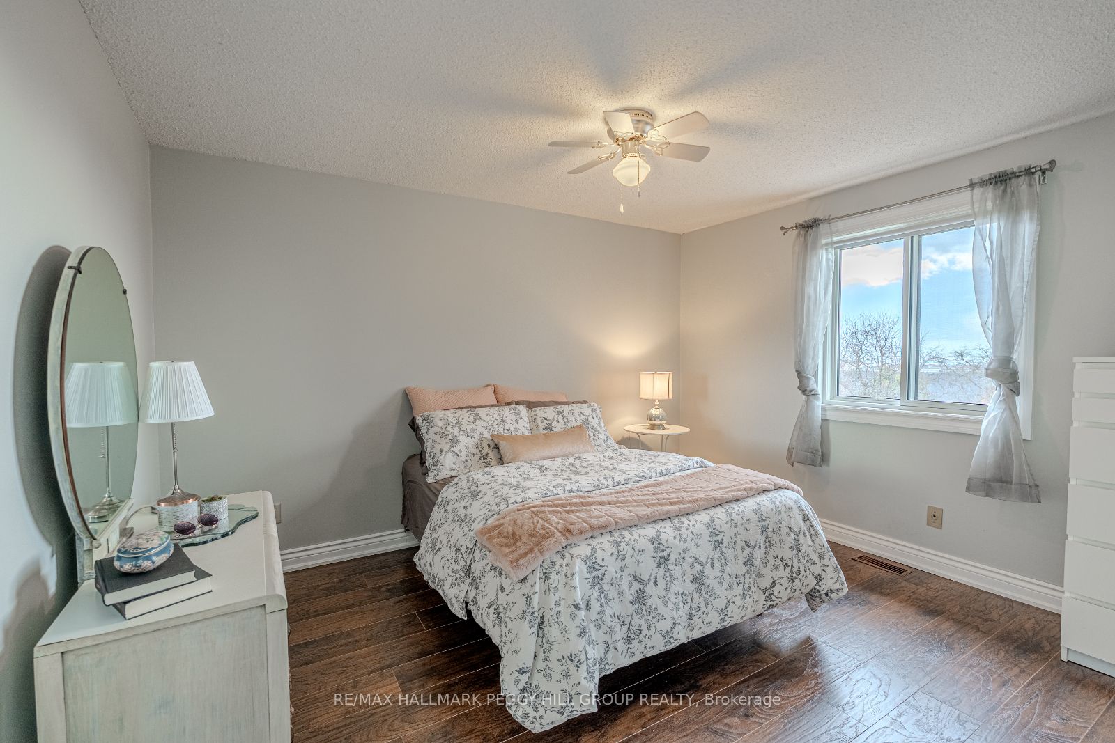 105 Broadview Ave Property Photo 14