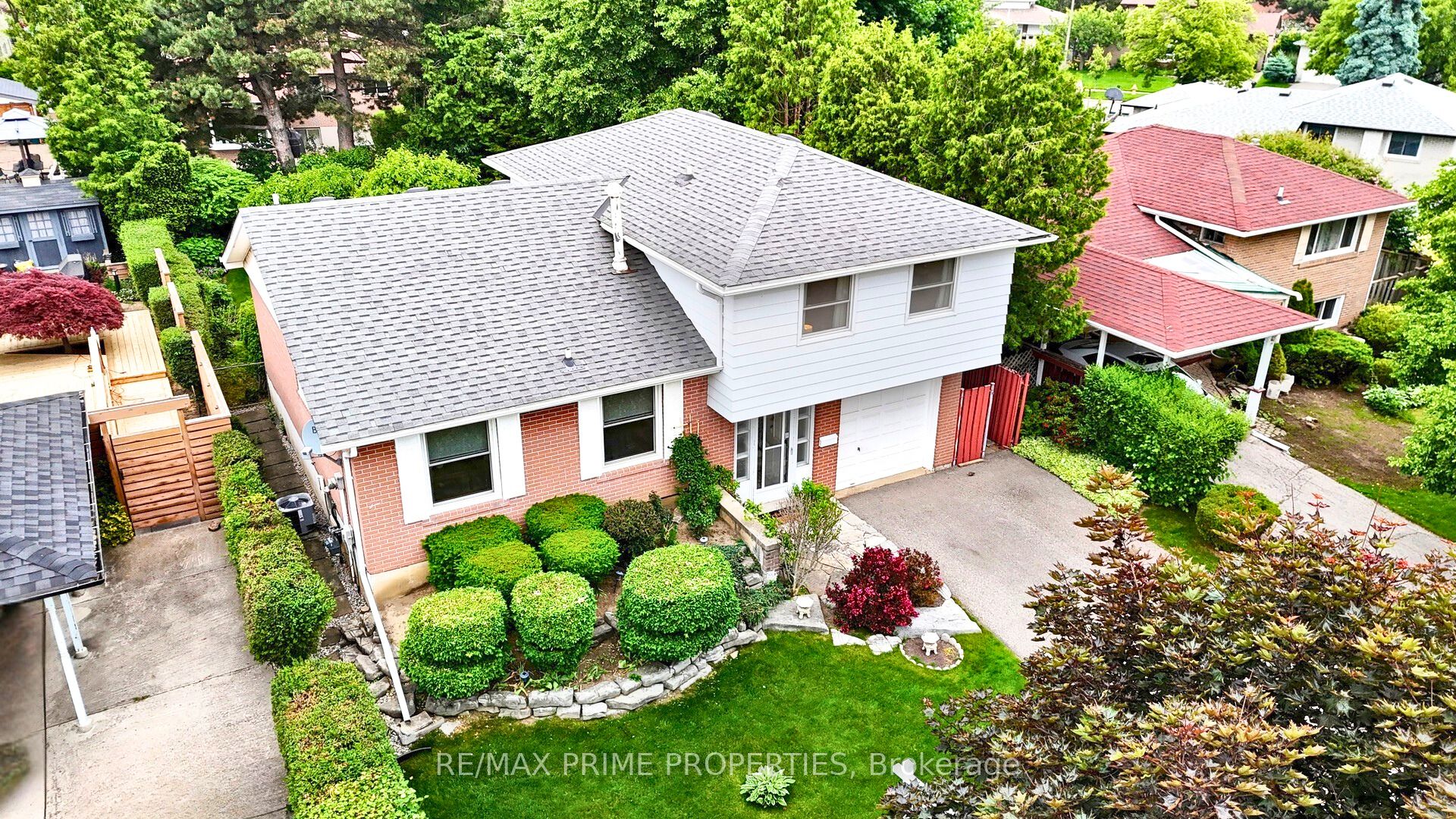 64 Highcourt Crescent Property Photo 1