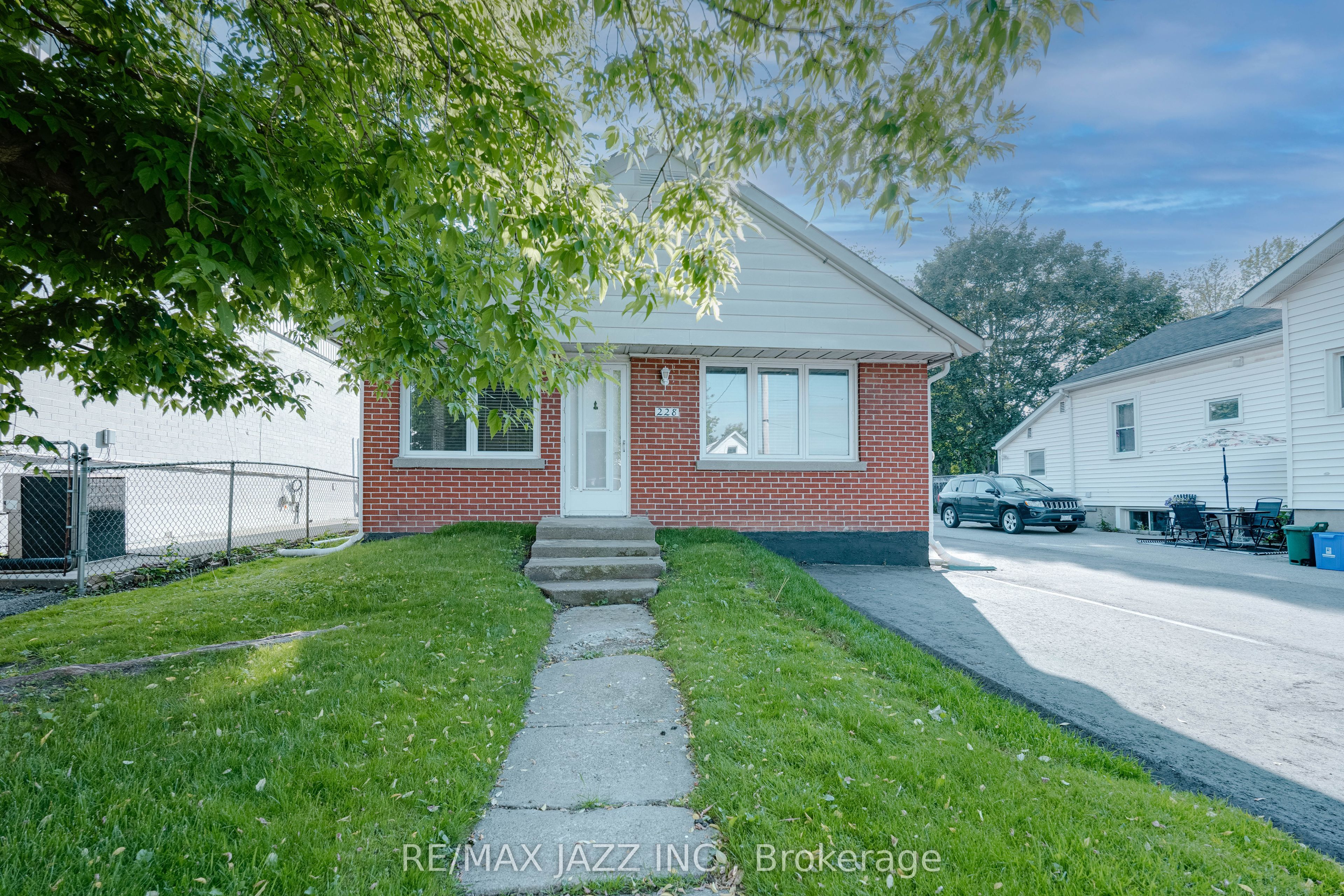 228 Gibbons Street Property Photo 1