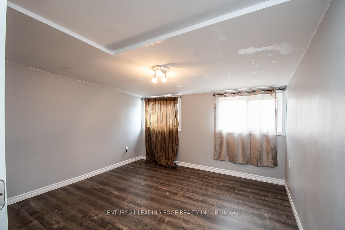 #upper - 128 Summer Street Property Photo 5