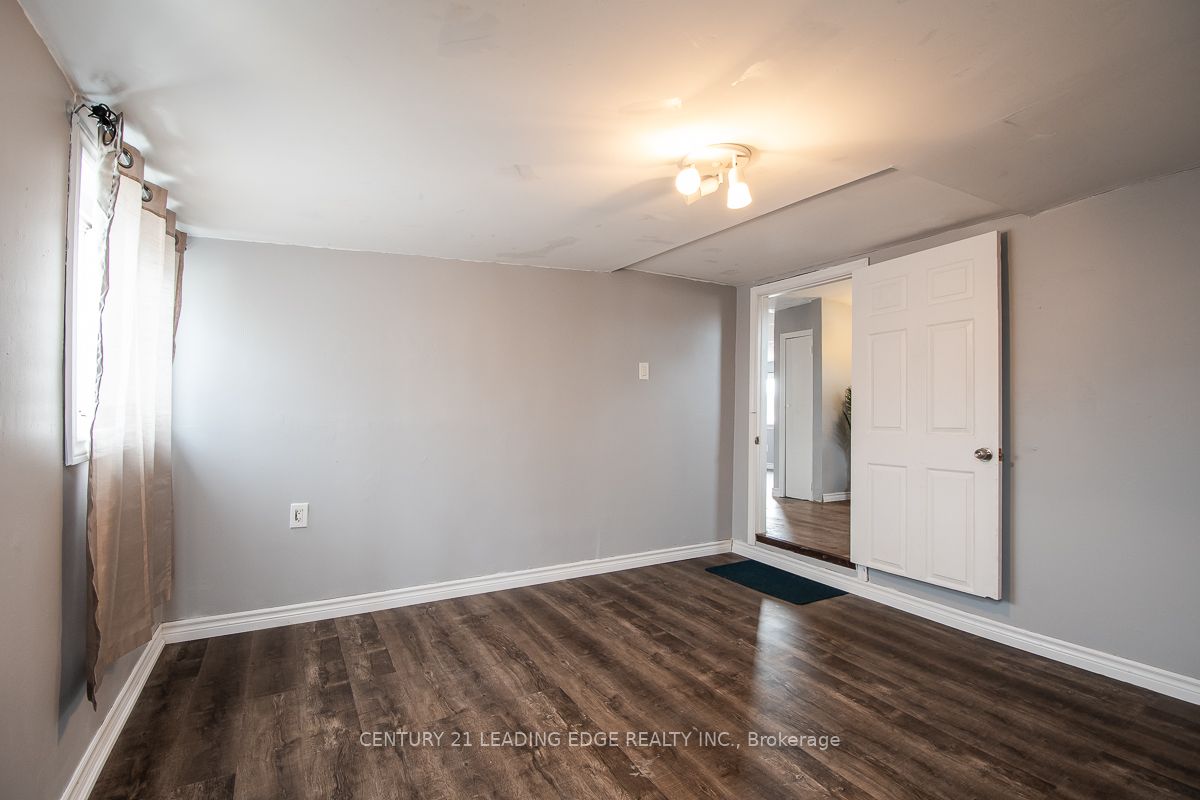 #upper - 128 Summer Street Property Photo 6