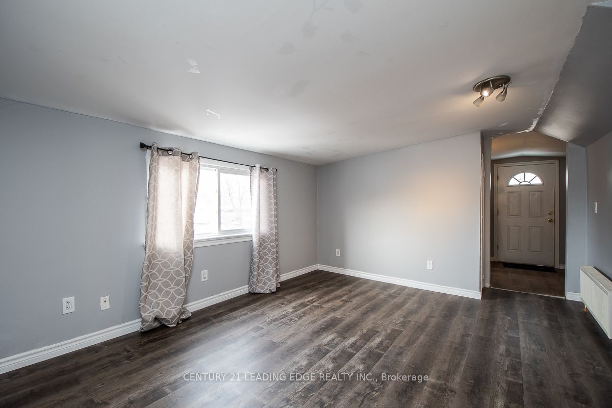 #upper - 128 Summer Street Property Photo 8