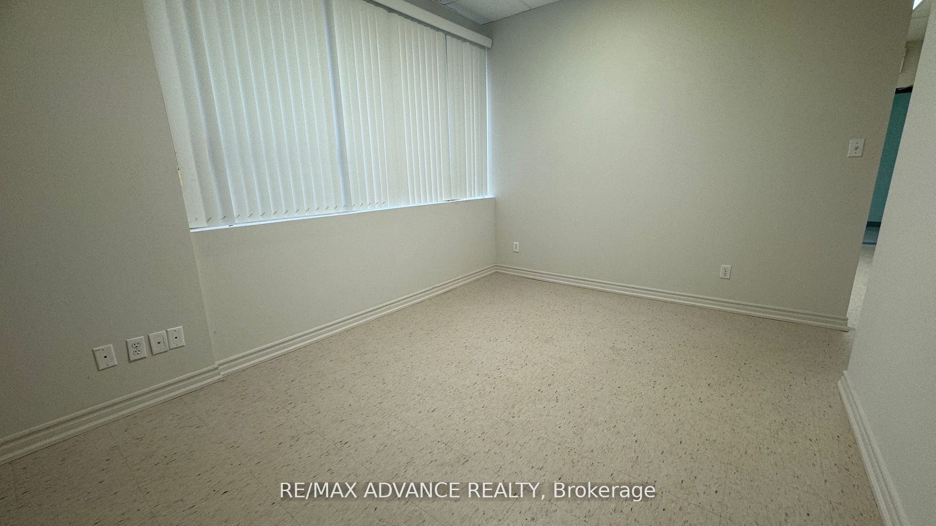 4245 Sheppard Avenue E Unit 6 Property Photo 10