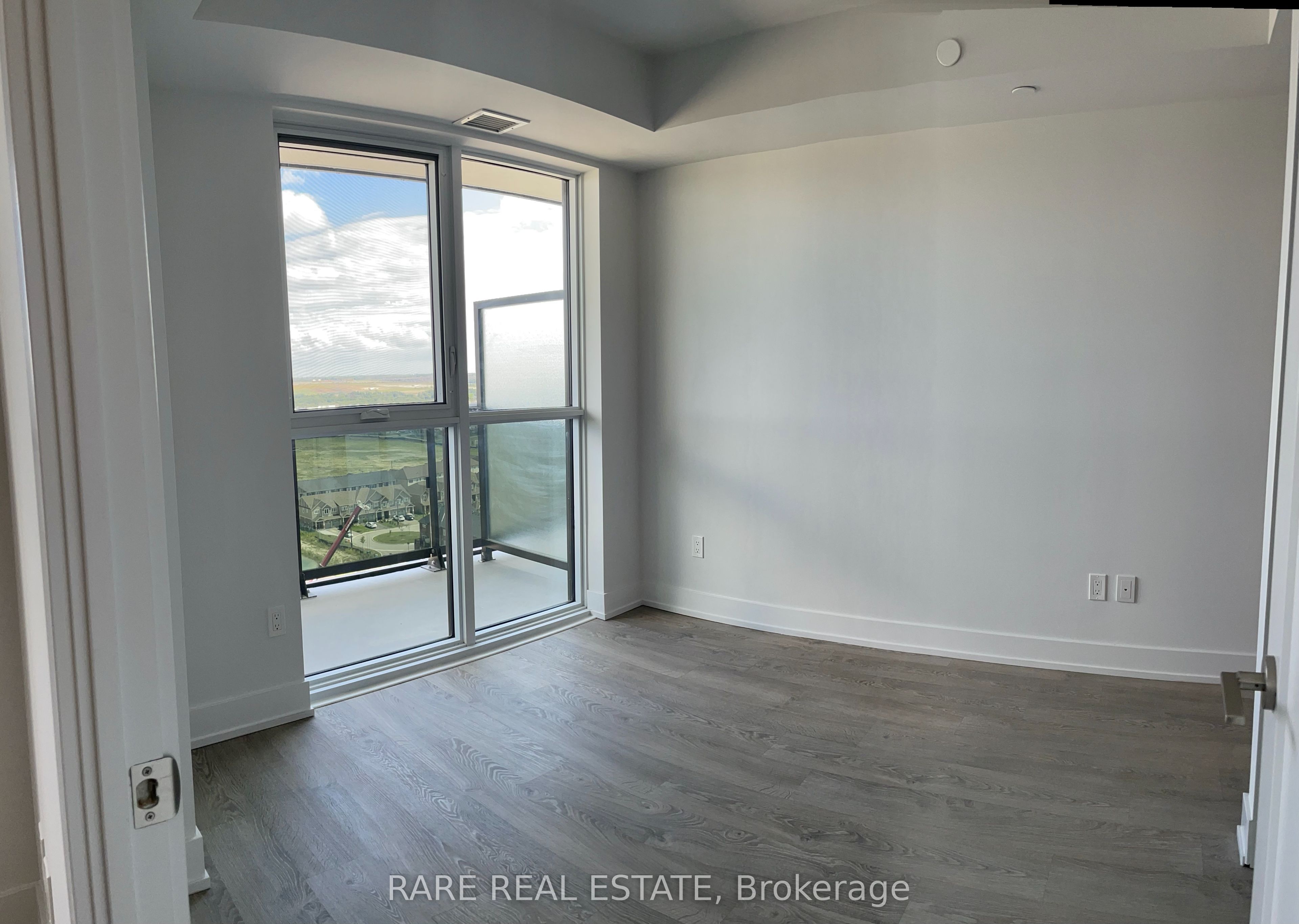 2550 Simcoe St N Property Photo 1